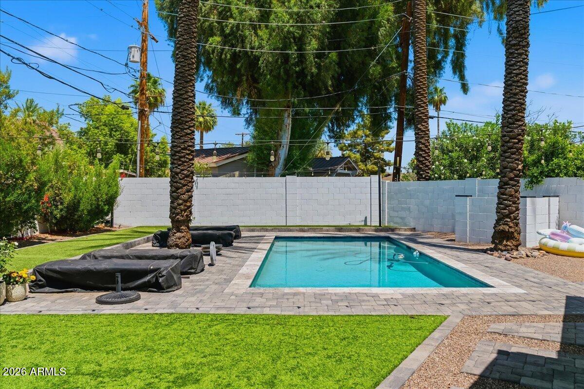 DATELAND LOTS 1-18 - Residential Lease