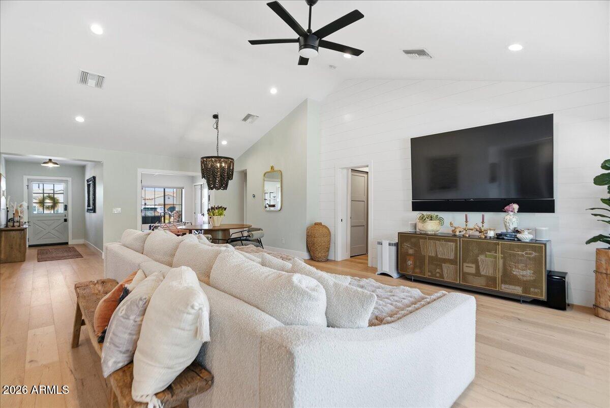 DATELAND LOTS 1-18 - Residential Lease
