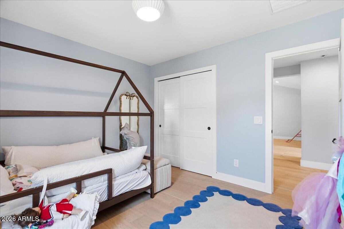 DATELAND LOTS 1-18 - Residential Lease