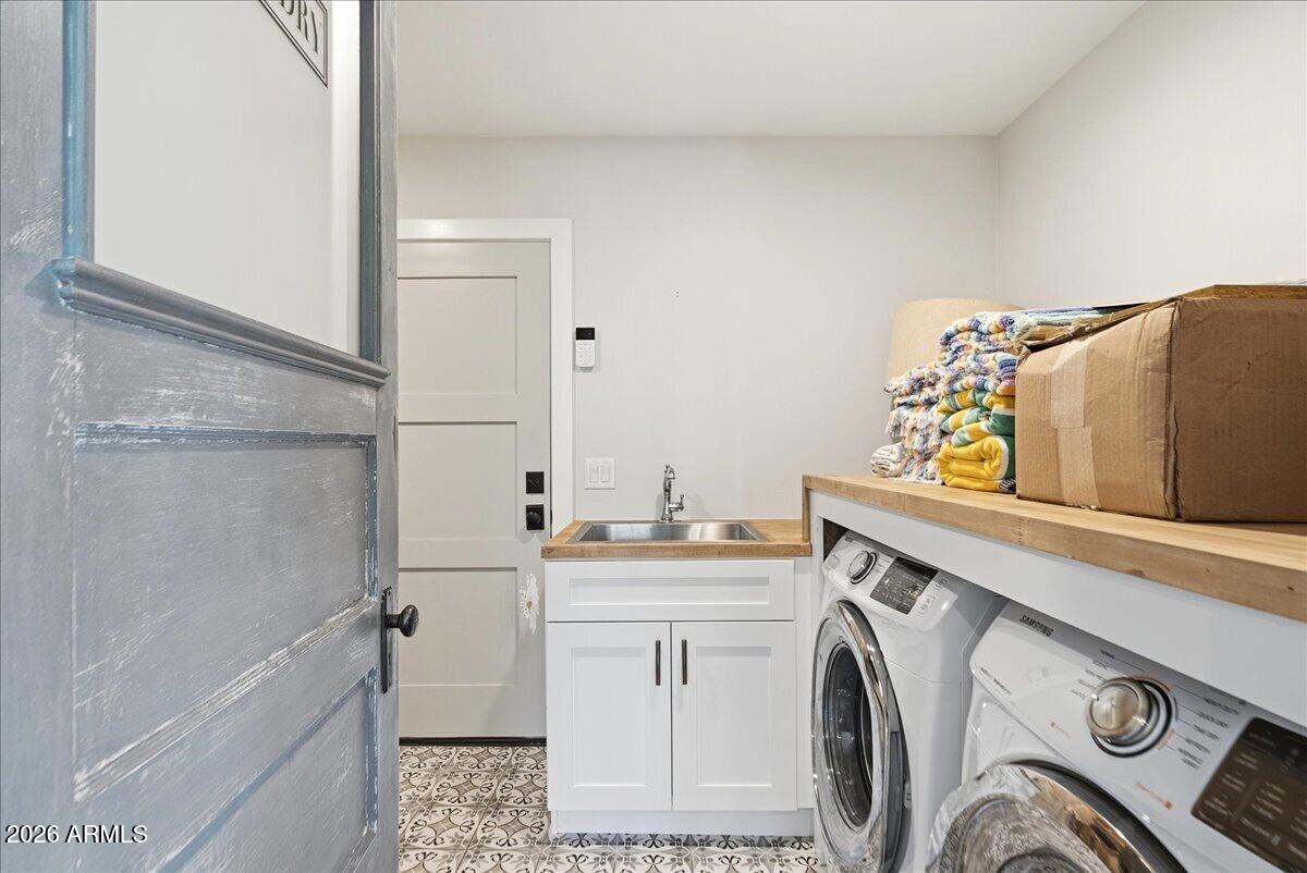 DATELAND LOTS 1-18 - Residential Lease