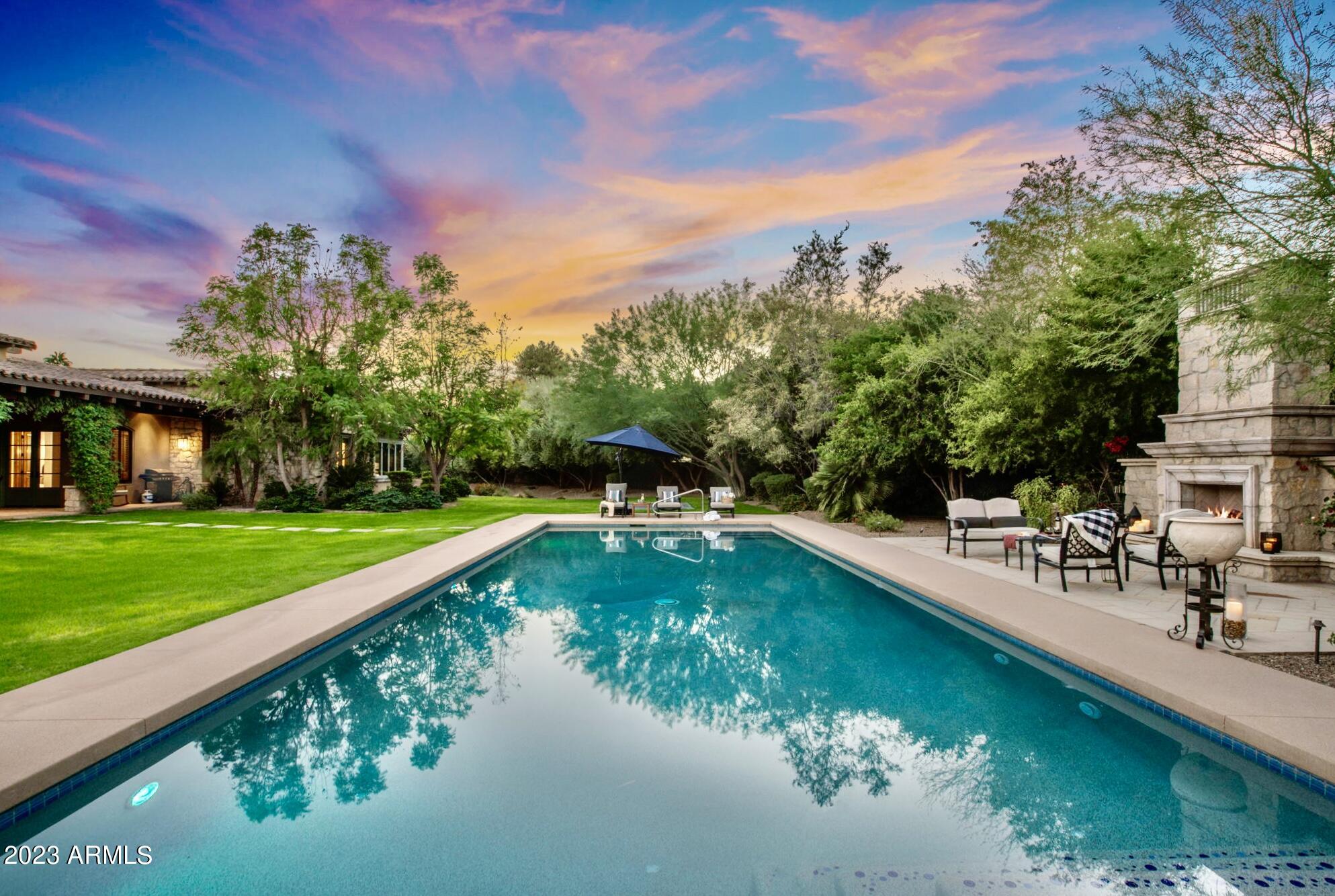 CAMELBACK COUNTRY CLUB ESTATES - Residential