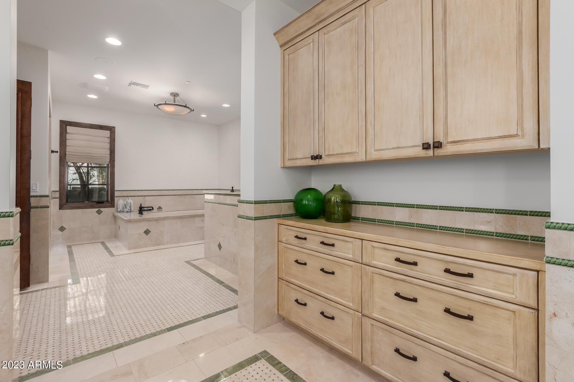 CAMELBACK COUNTRY CLUB ESTATES - Residential