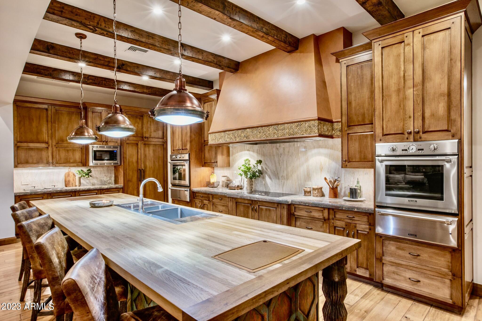 CAMELBACK COUNTRY CLUB ESTATES - Residential
