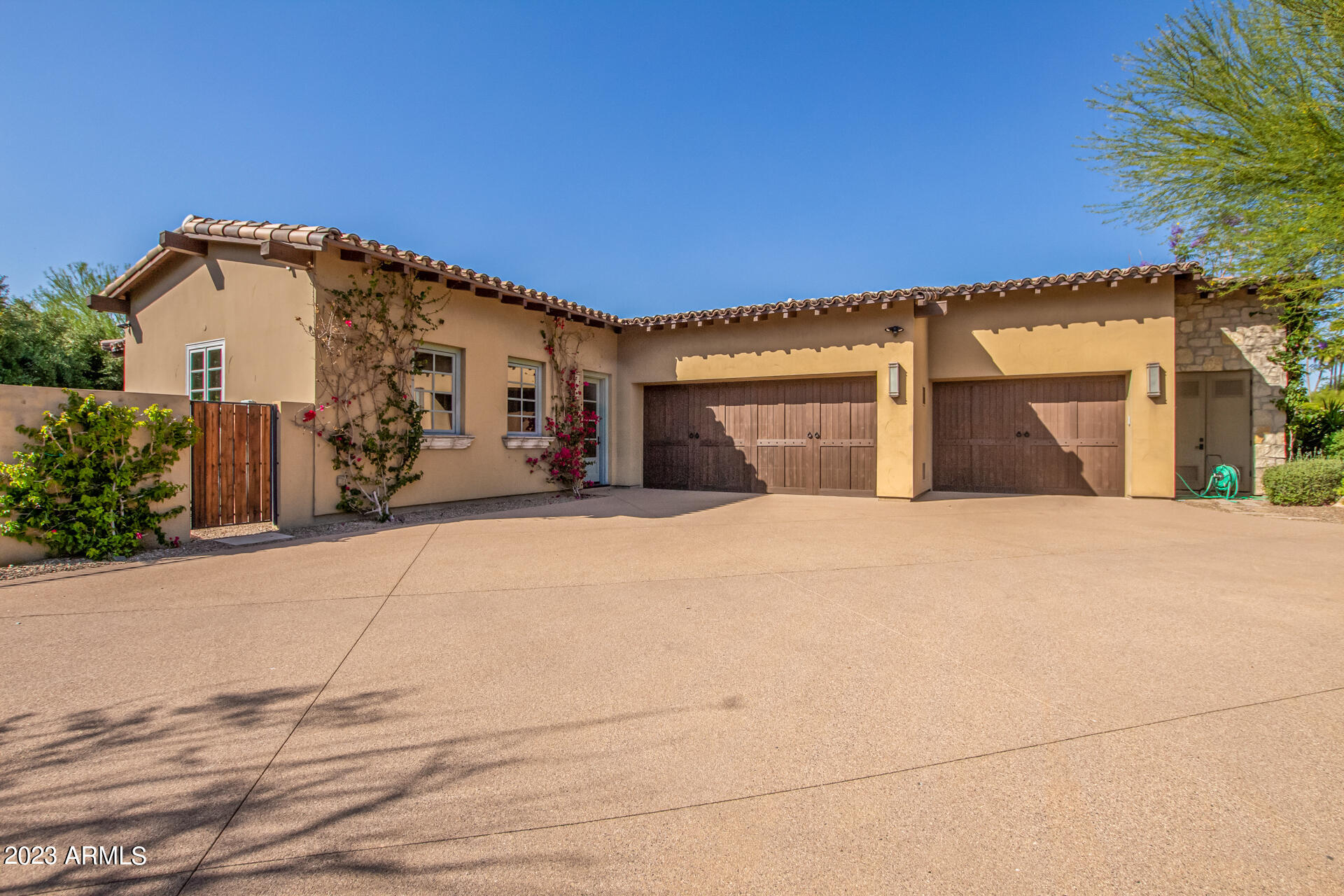 CAMELBACK COUNTRY CLUB ESTATES - Residential