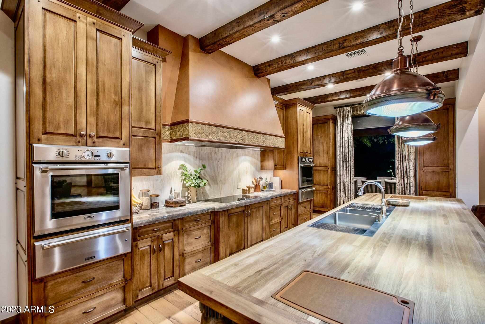 CAMELBACK COUNTRY CLUB ESTATES - Residential