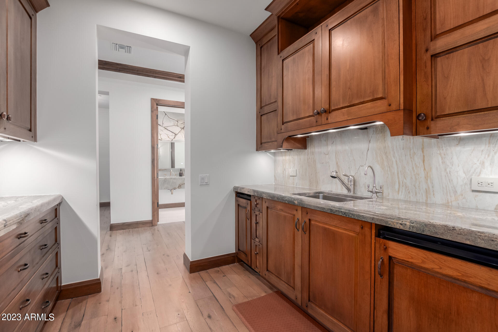 CAMELBACK COUNTRY CLUB ESTATES - Residential