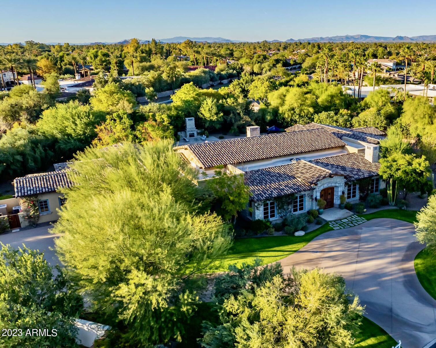CAMELBACK COUNTRY CLUB ESTATES - Residential