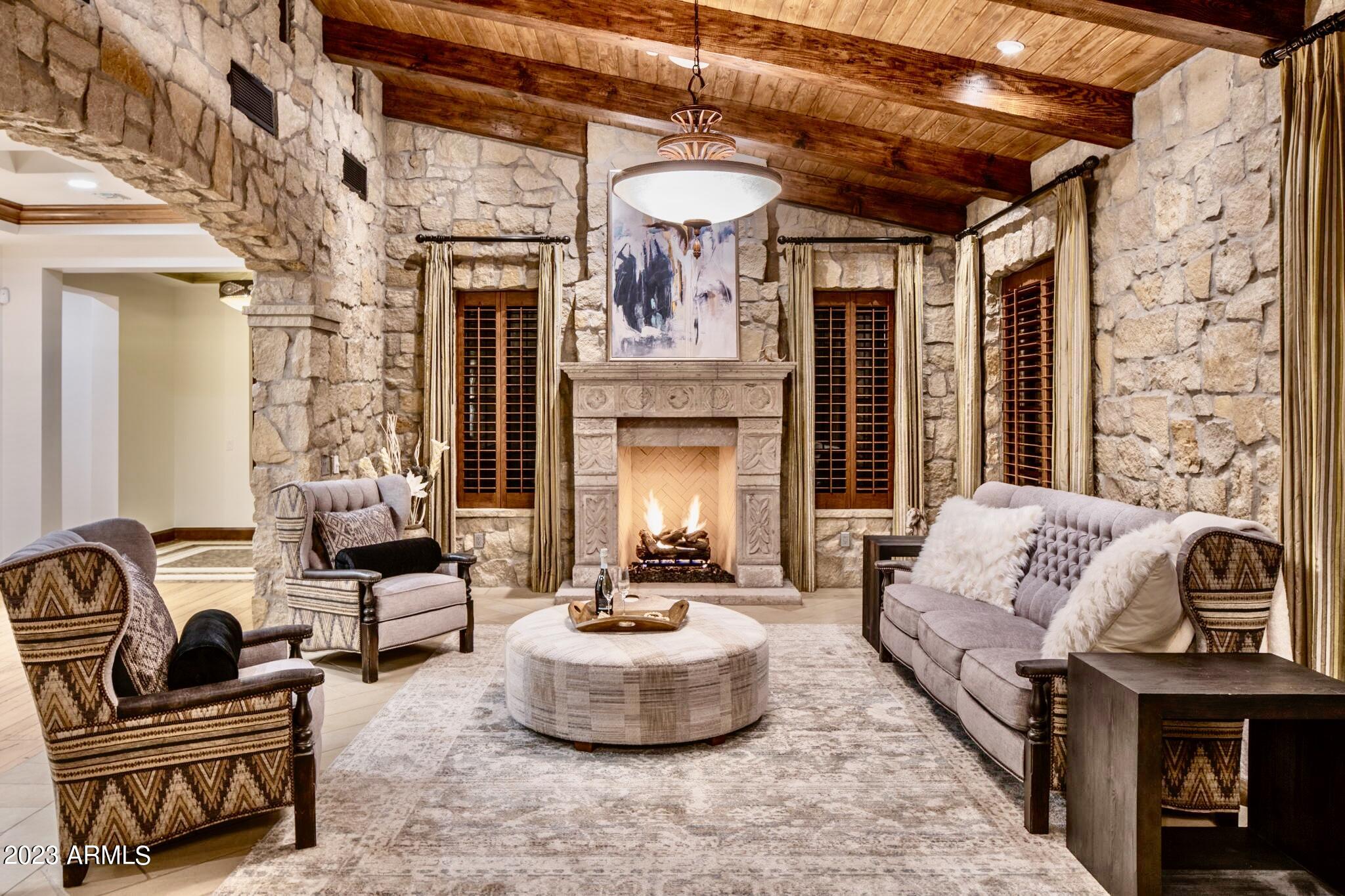 CAMELBACK COUNTRY CLUB ESTATES - Residential