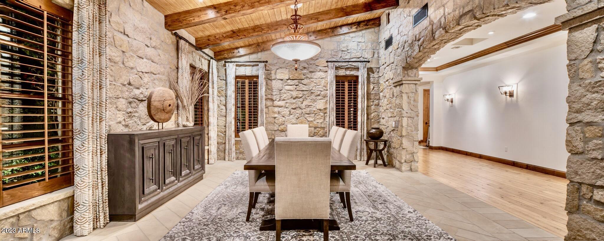 CAMELBACK COUNTRY CLUB ESTATES - Residential