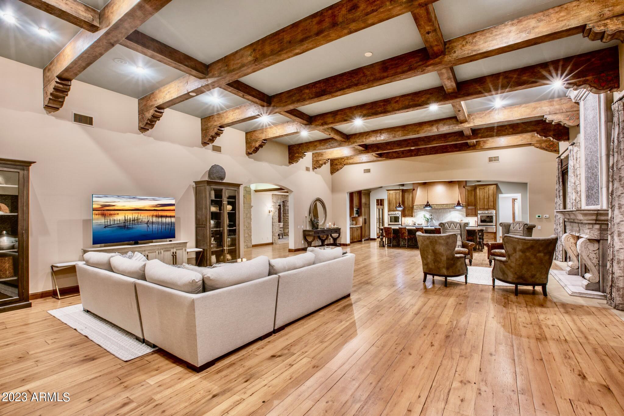 CAMELBACK COUNTRY CLUB ESTATES - Residential