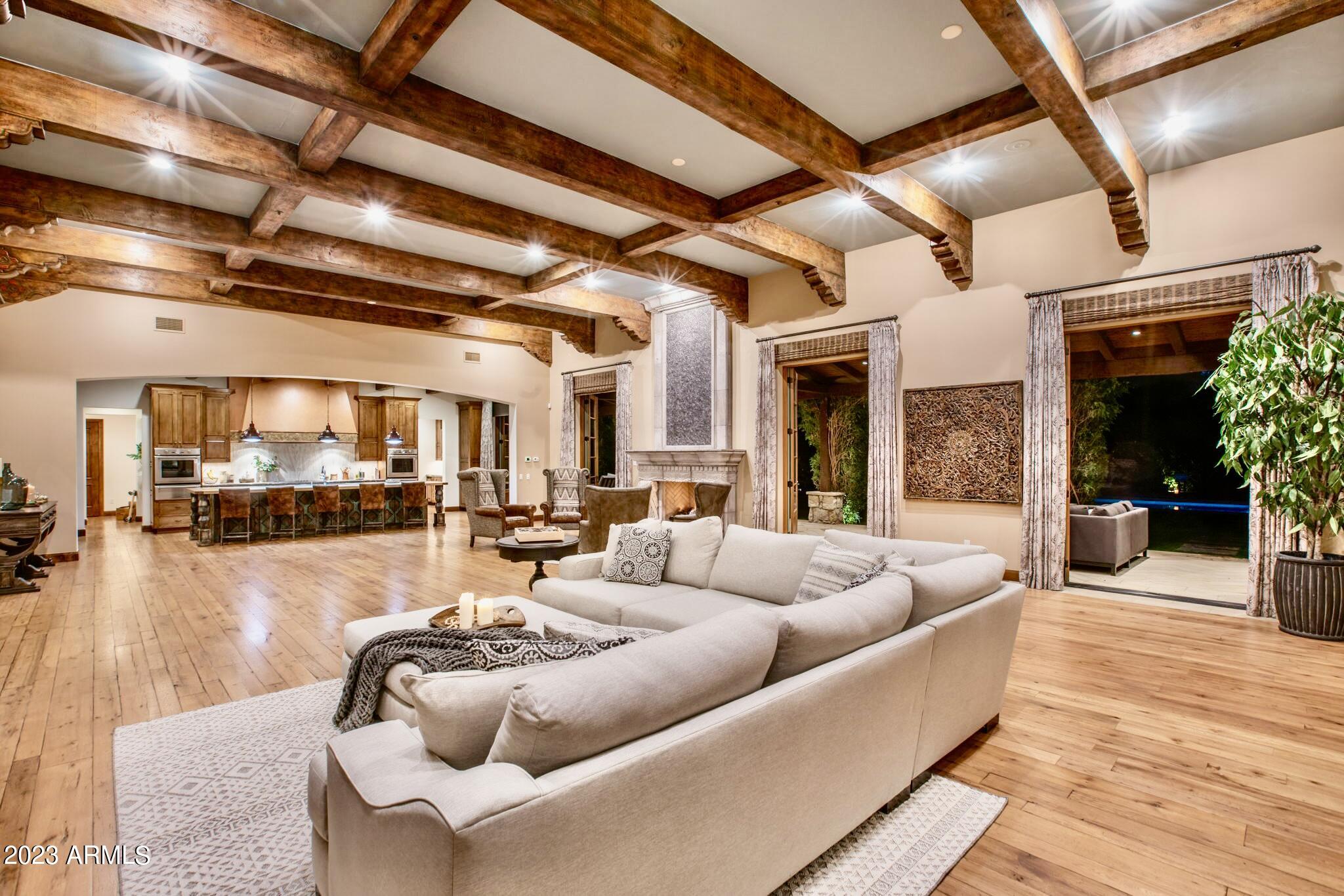 CAMELBACK COUNTRY CLUB ESTATES - Residential