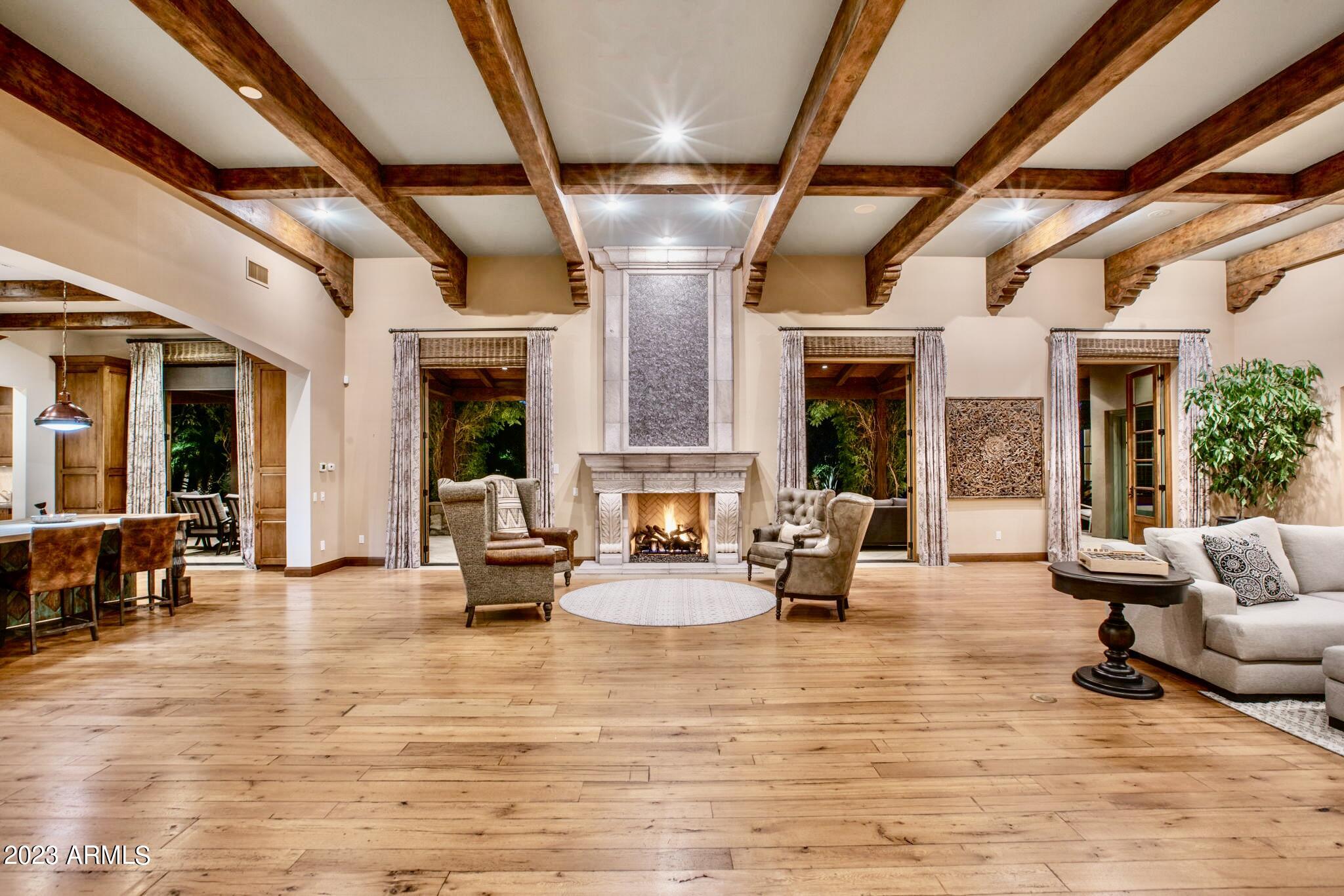 CAMELBACK COUNTRY CLUB ESTATES - Residential