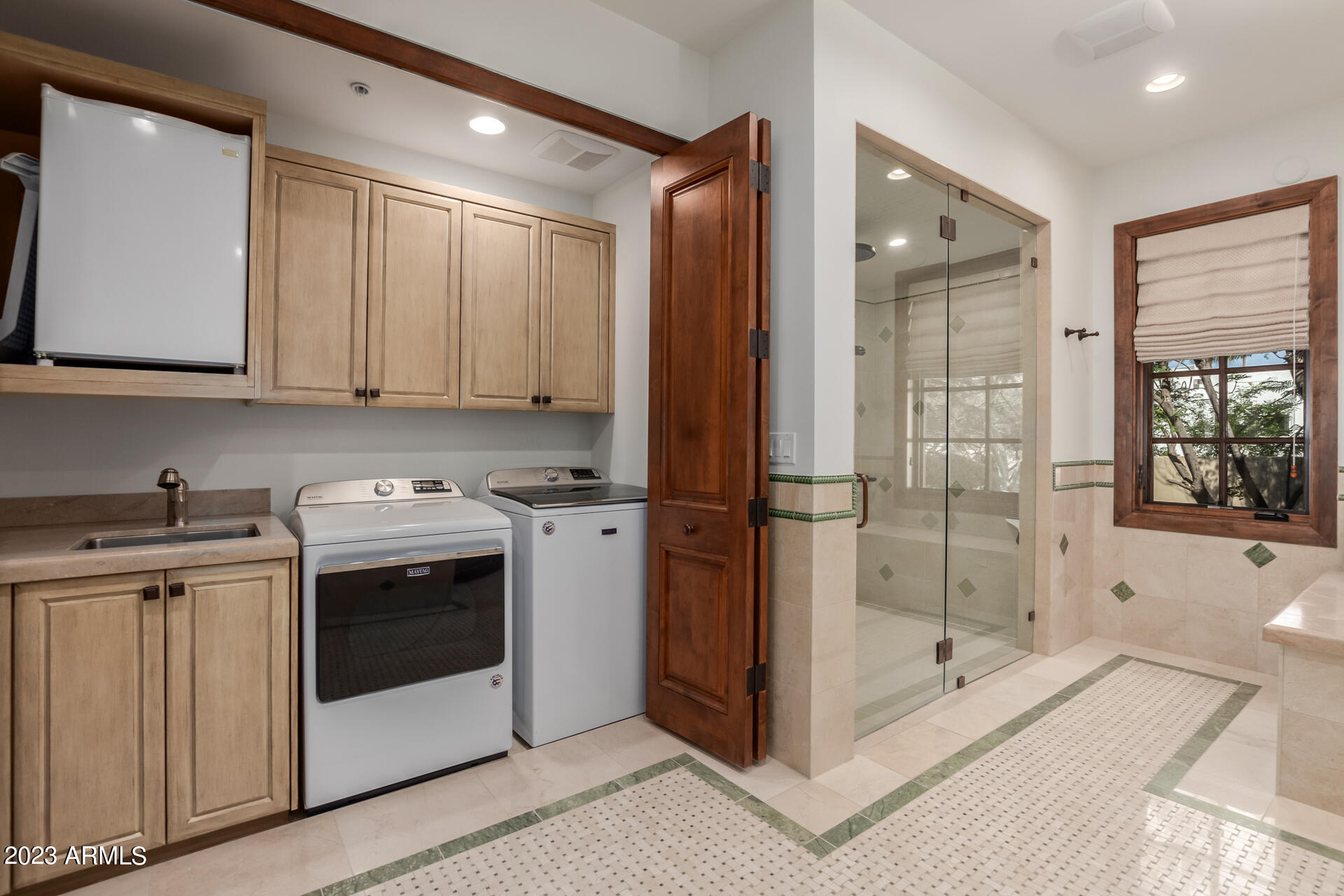 CAMELBACK COUNTRY CLUB ESTATES - Residential