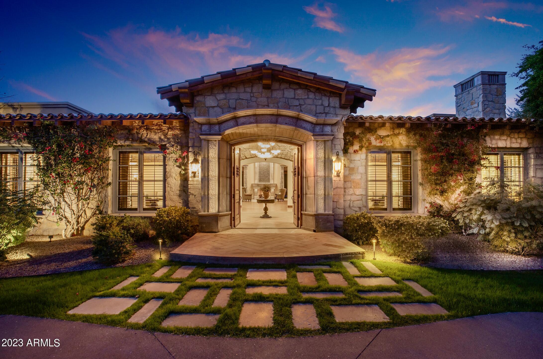 CAMELBACK COUNTRY CLUB ESTATES - Residential
