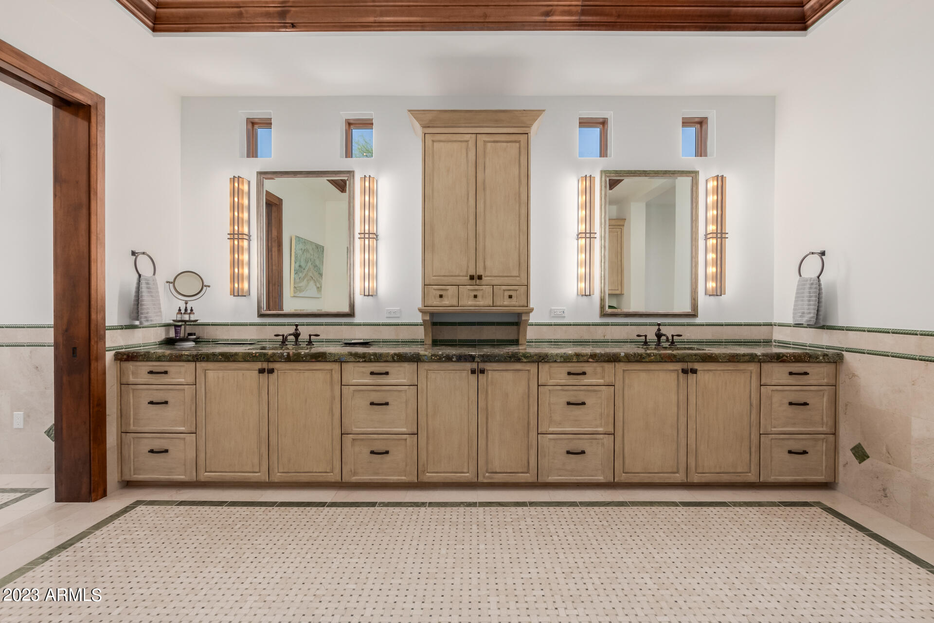 CAMELBACK COUNTRY CLUB ESTATES - Residential