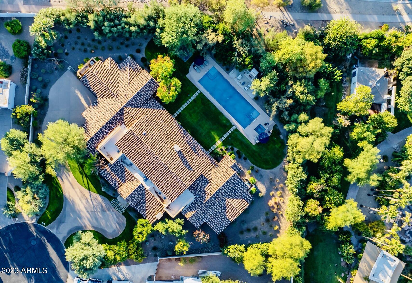 CAMELBACK COUNTRY CLUB ESTATES - Residential