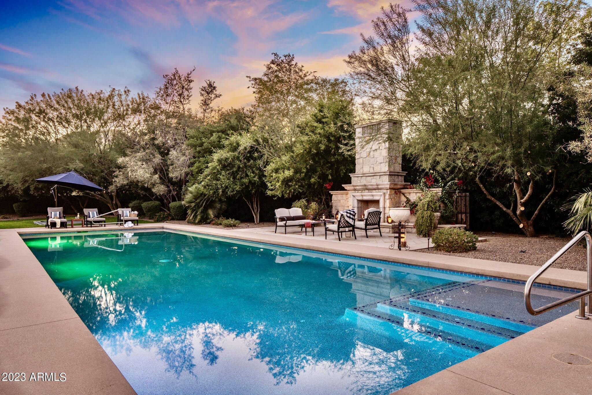 CAMELBACK COUNTRY CLUB ESTATES - Residential