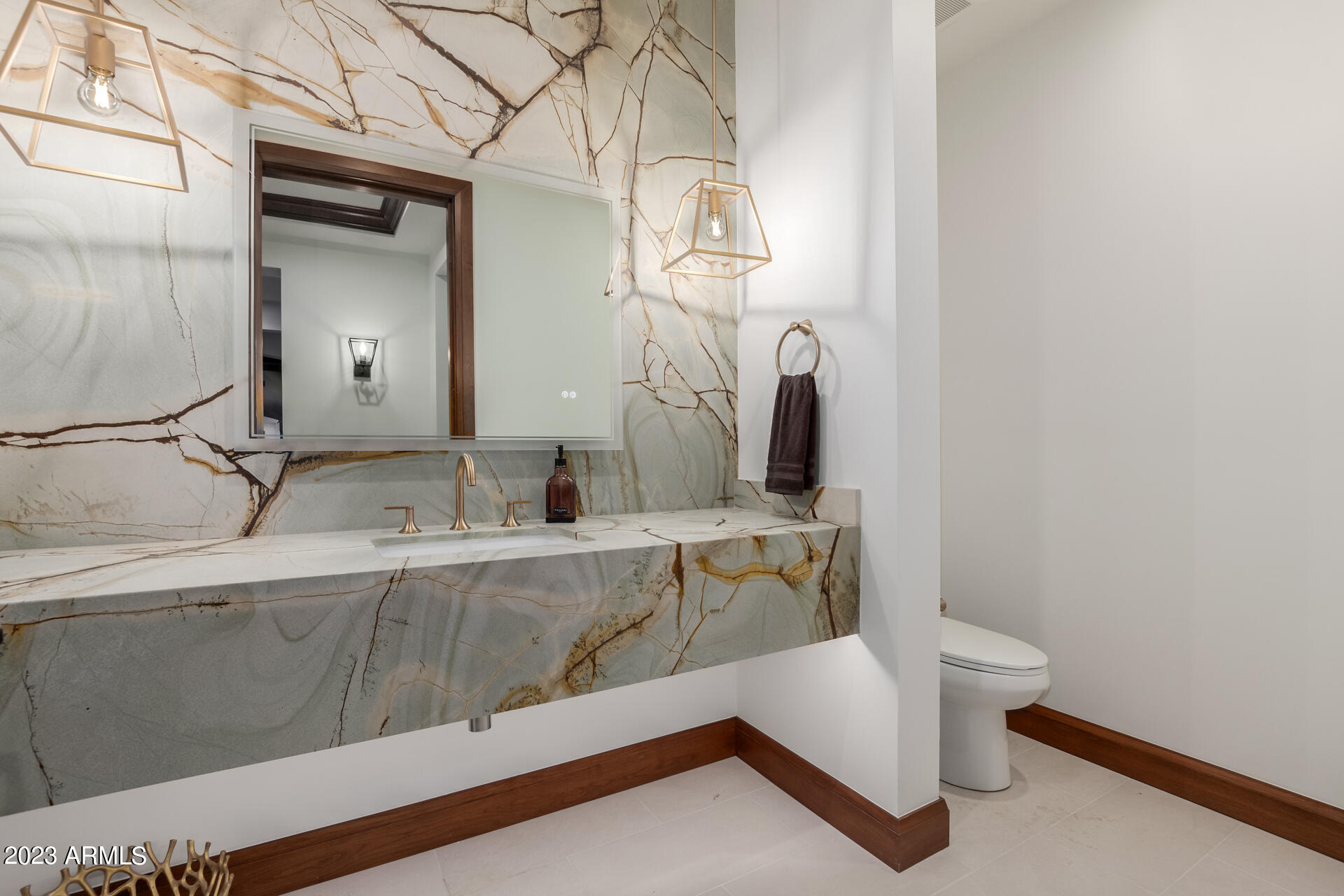 CAMELBACK COUNTRY CLUB ESTATES - Residential