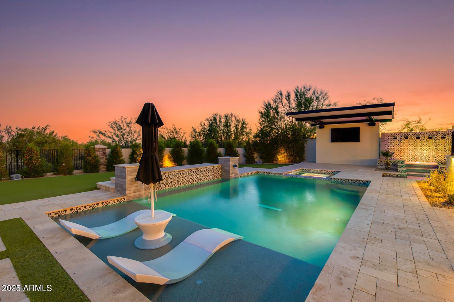 PINNACLE PEAK PLACE - Residential