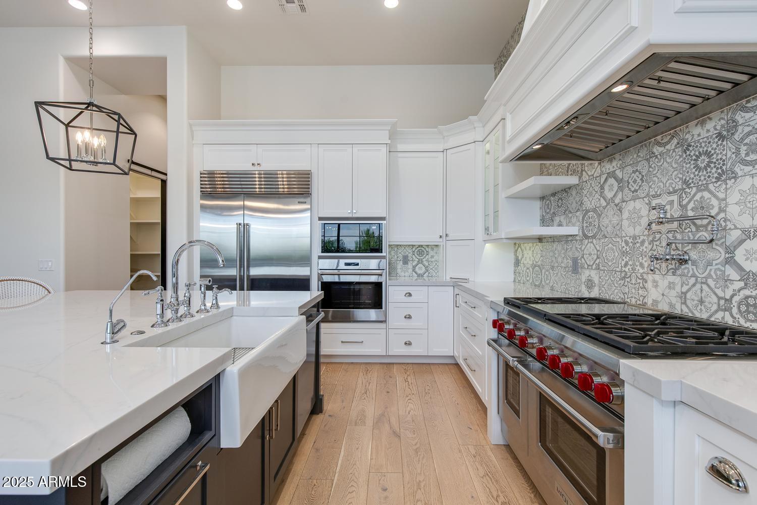 PINNACLE PEAK PLACE - Residential