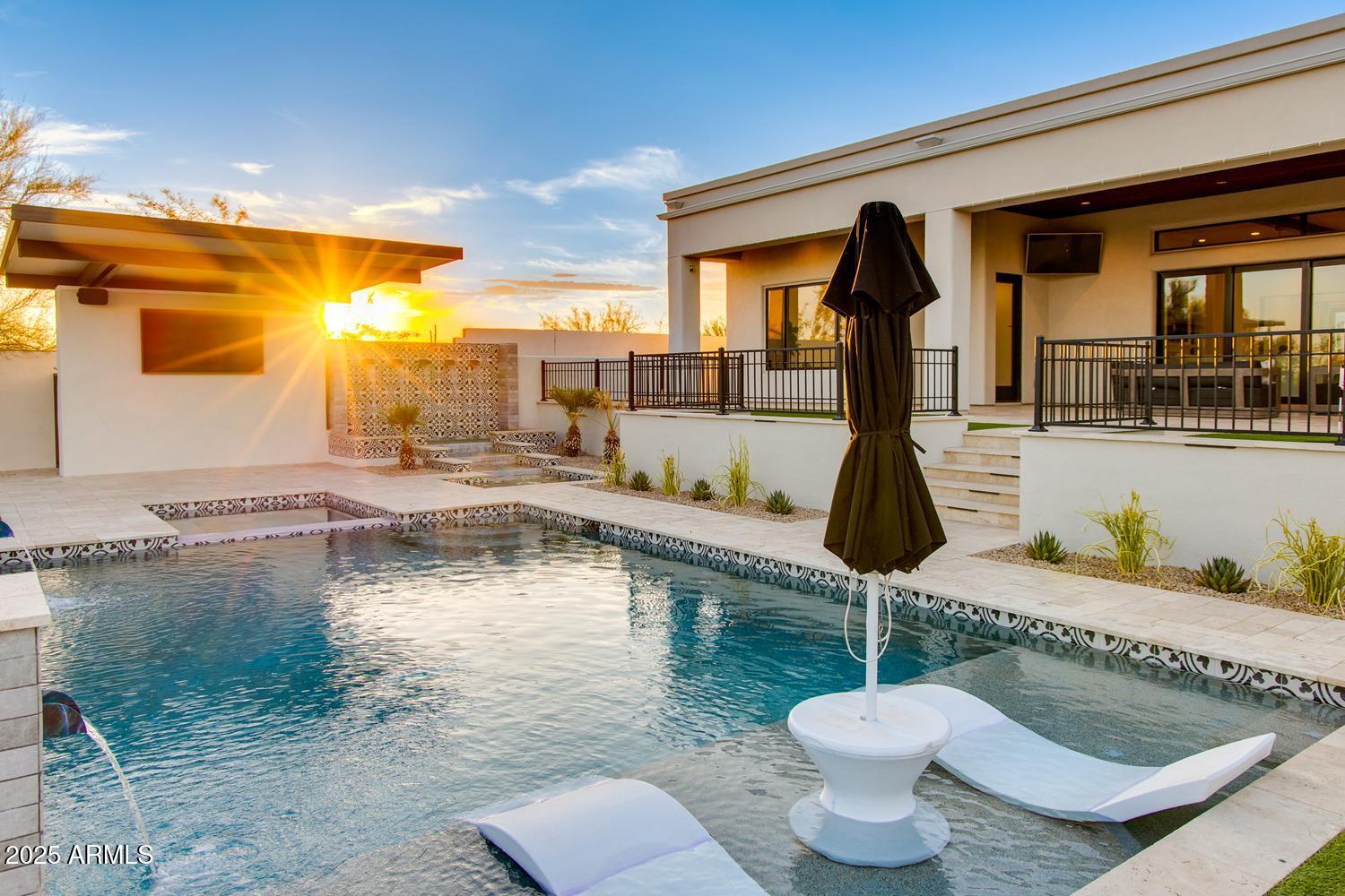 PINNACLE PEAK PLACE - Residential