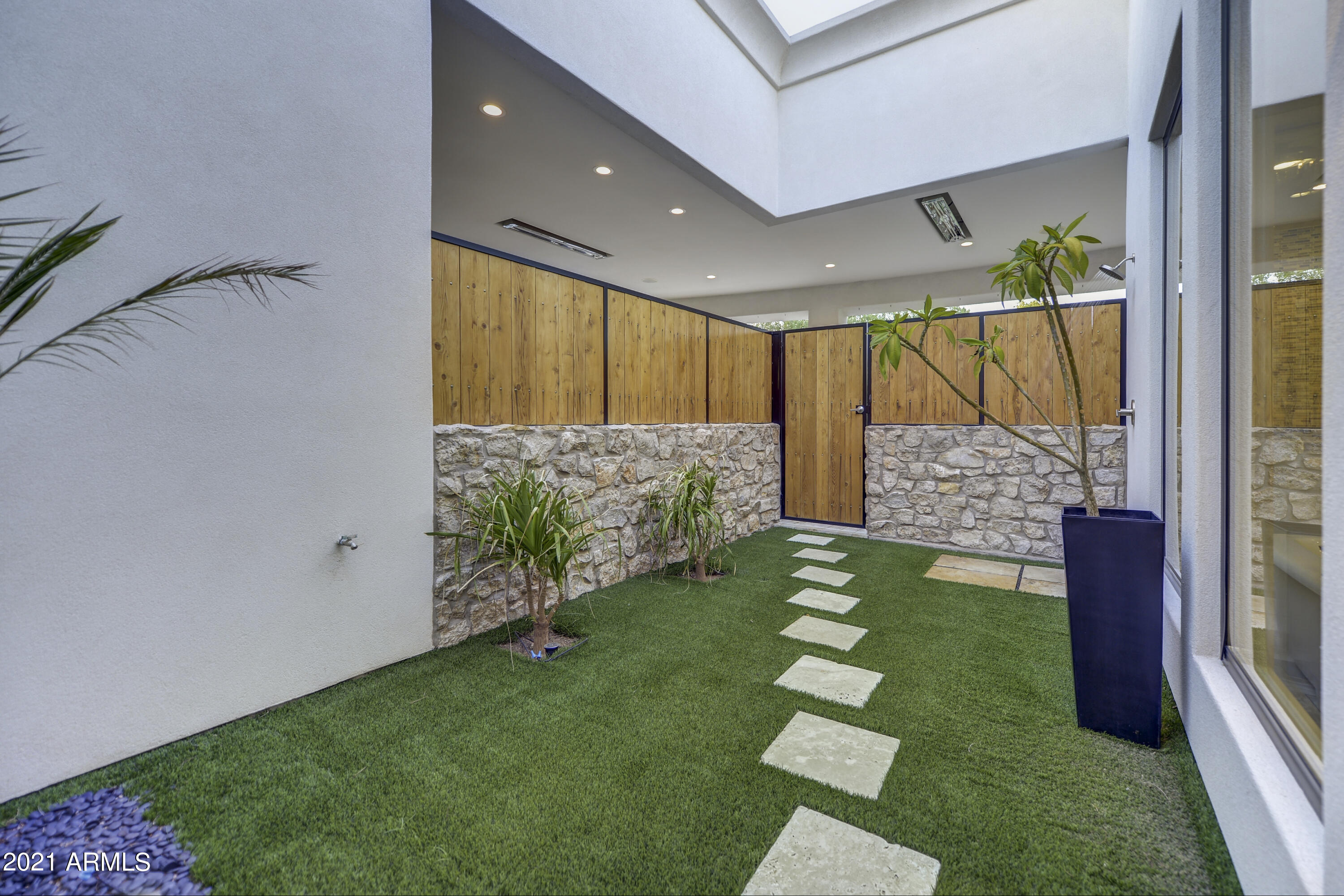 MOCKINGBIRD LANE ESTATES 6 - Residential