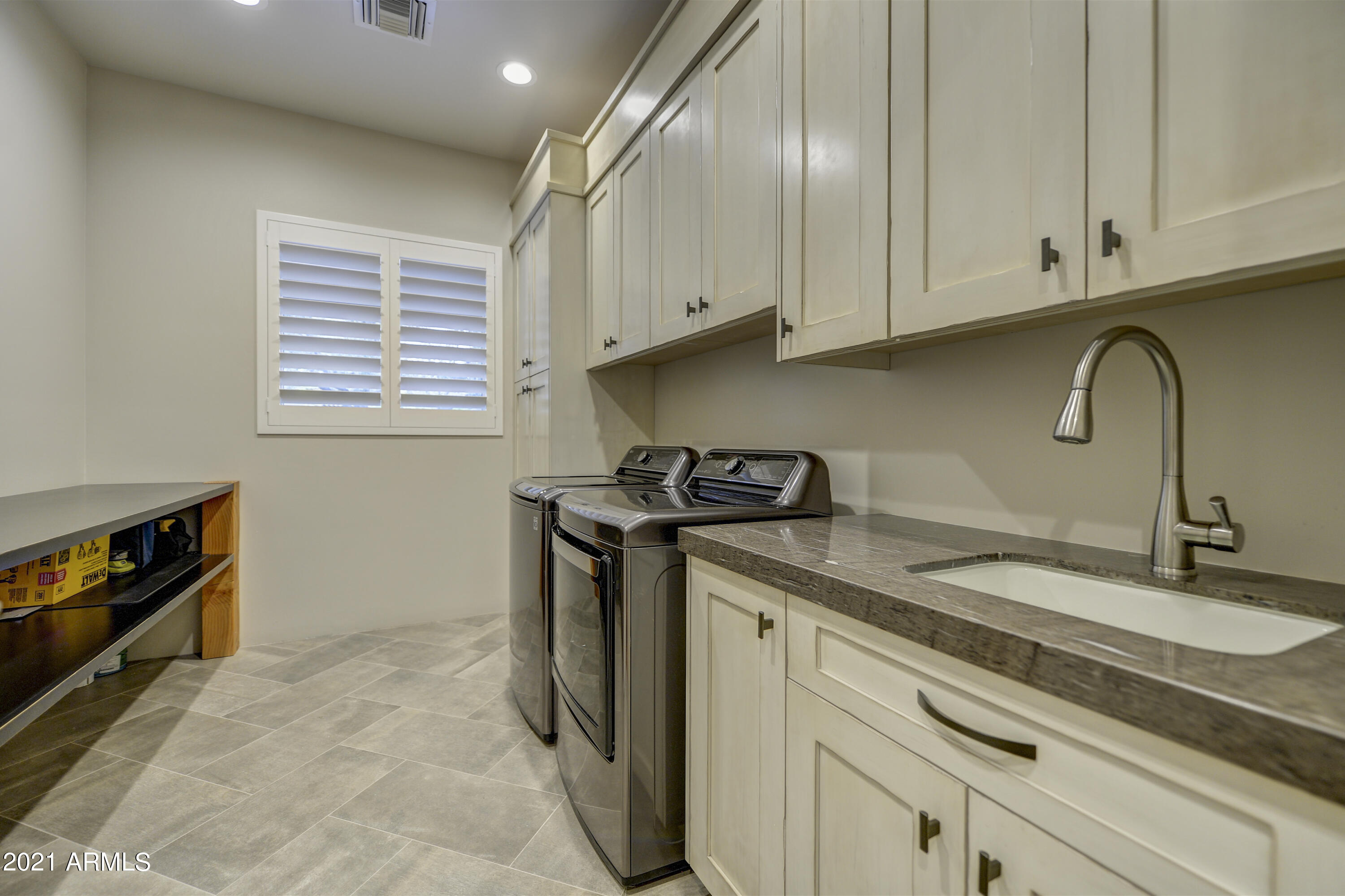 MOCKINGBIRD LANE ESTATES 6 - Residential