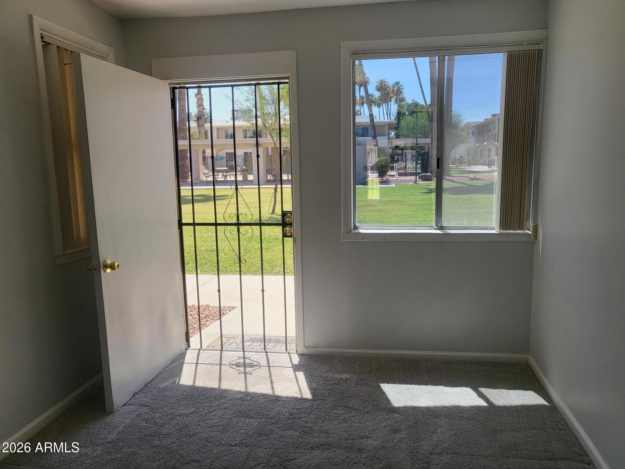 SCOTTSDALE EAST HOMES - Residential