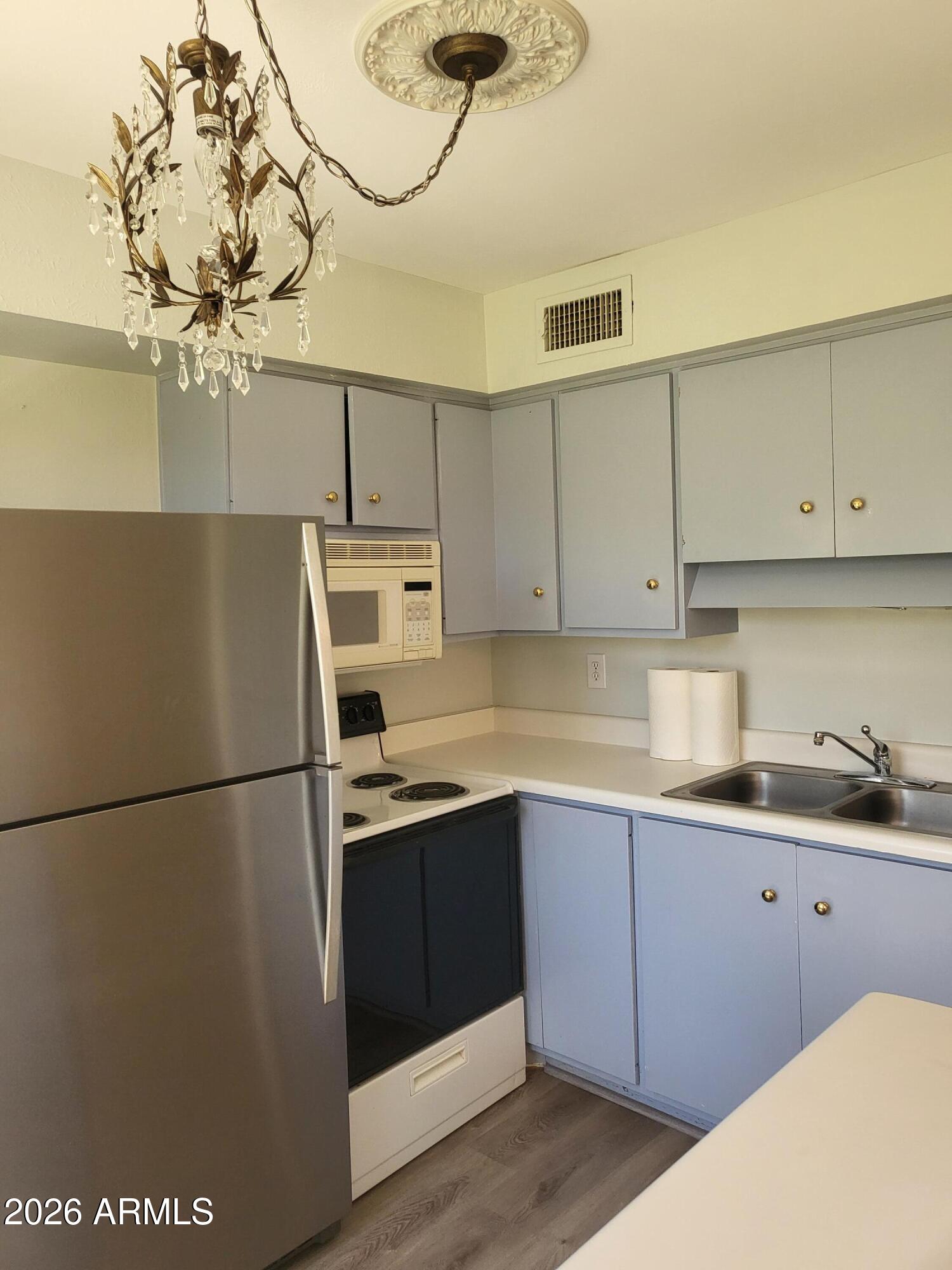 SCOTTSDALE EAST HOMES - Residential