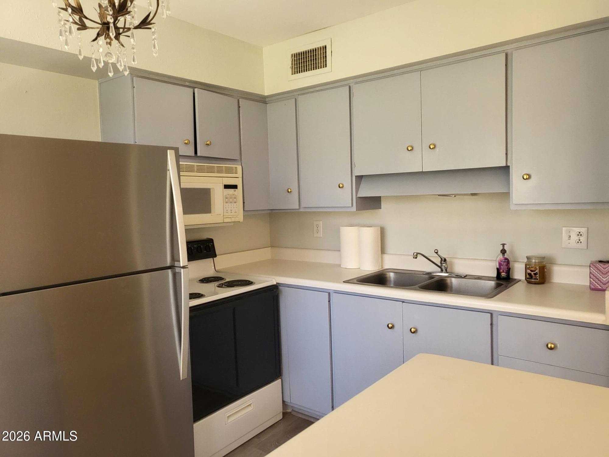 SCOTTSDALE EAST HOMES - Residential