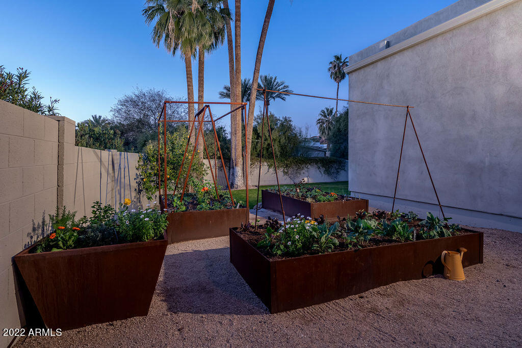 CAMELBACK SIERRA - Residential