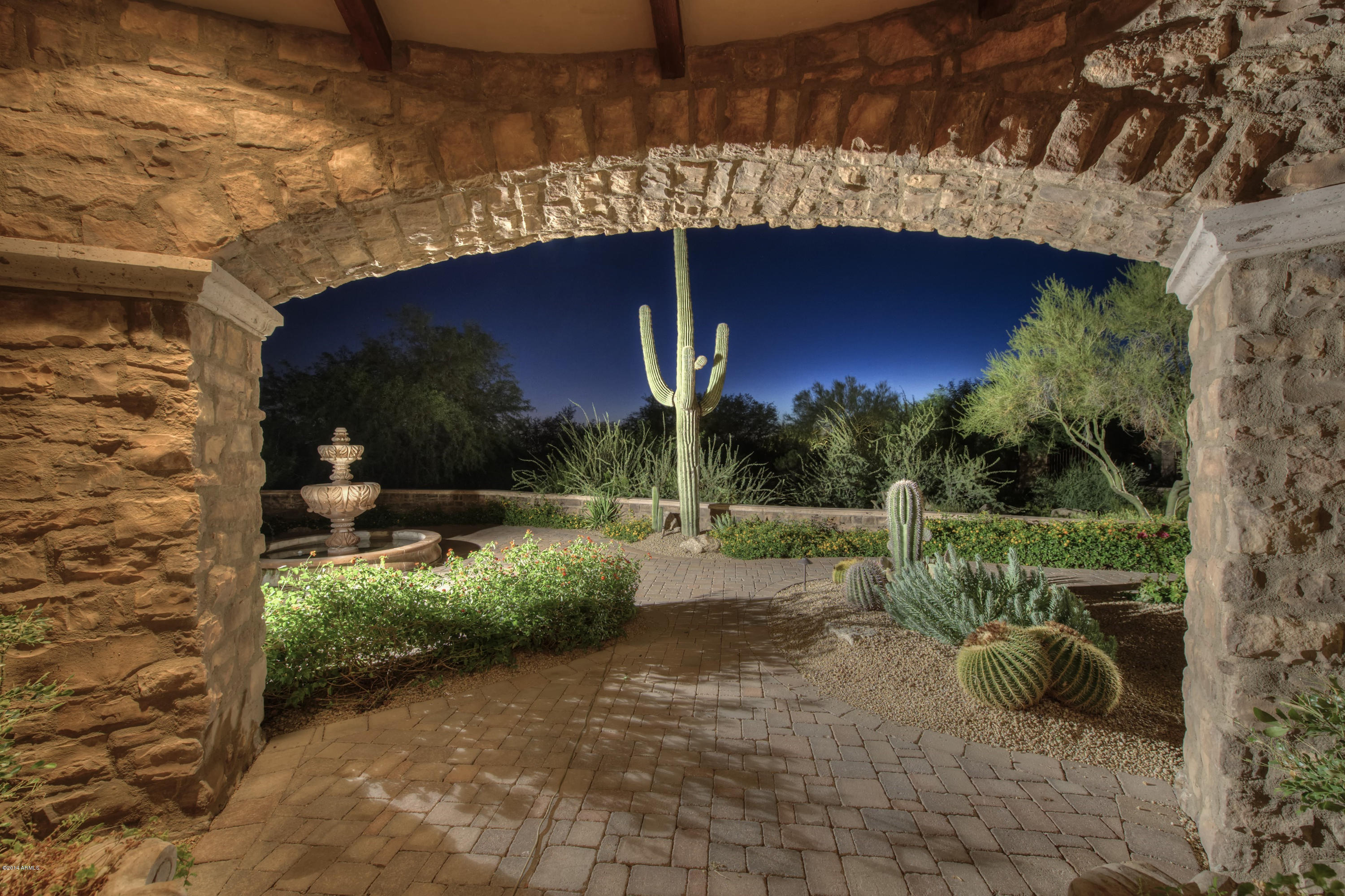 WHISPER ROCK - Residential