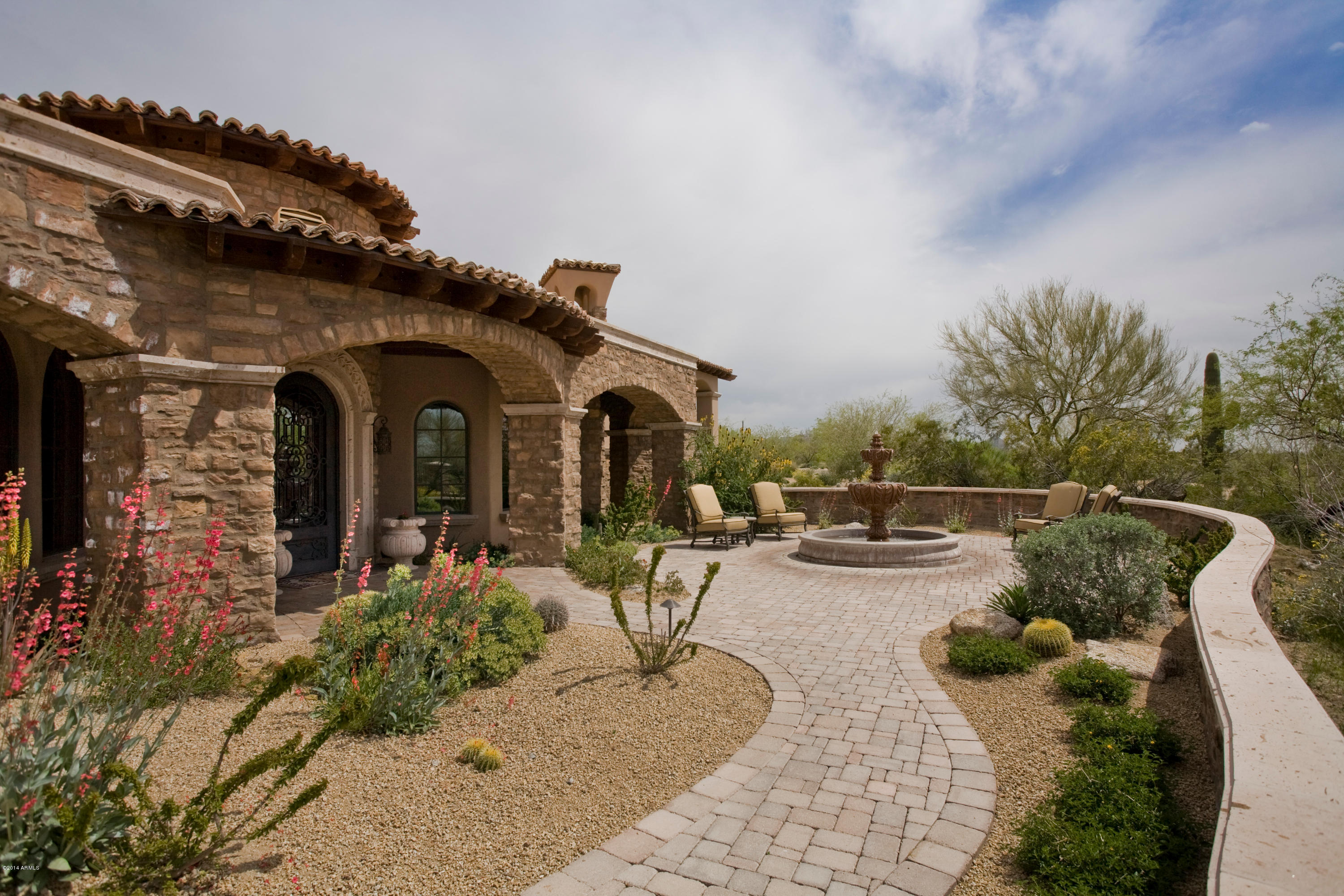 WHISPER ROCK - Residential