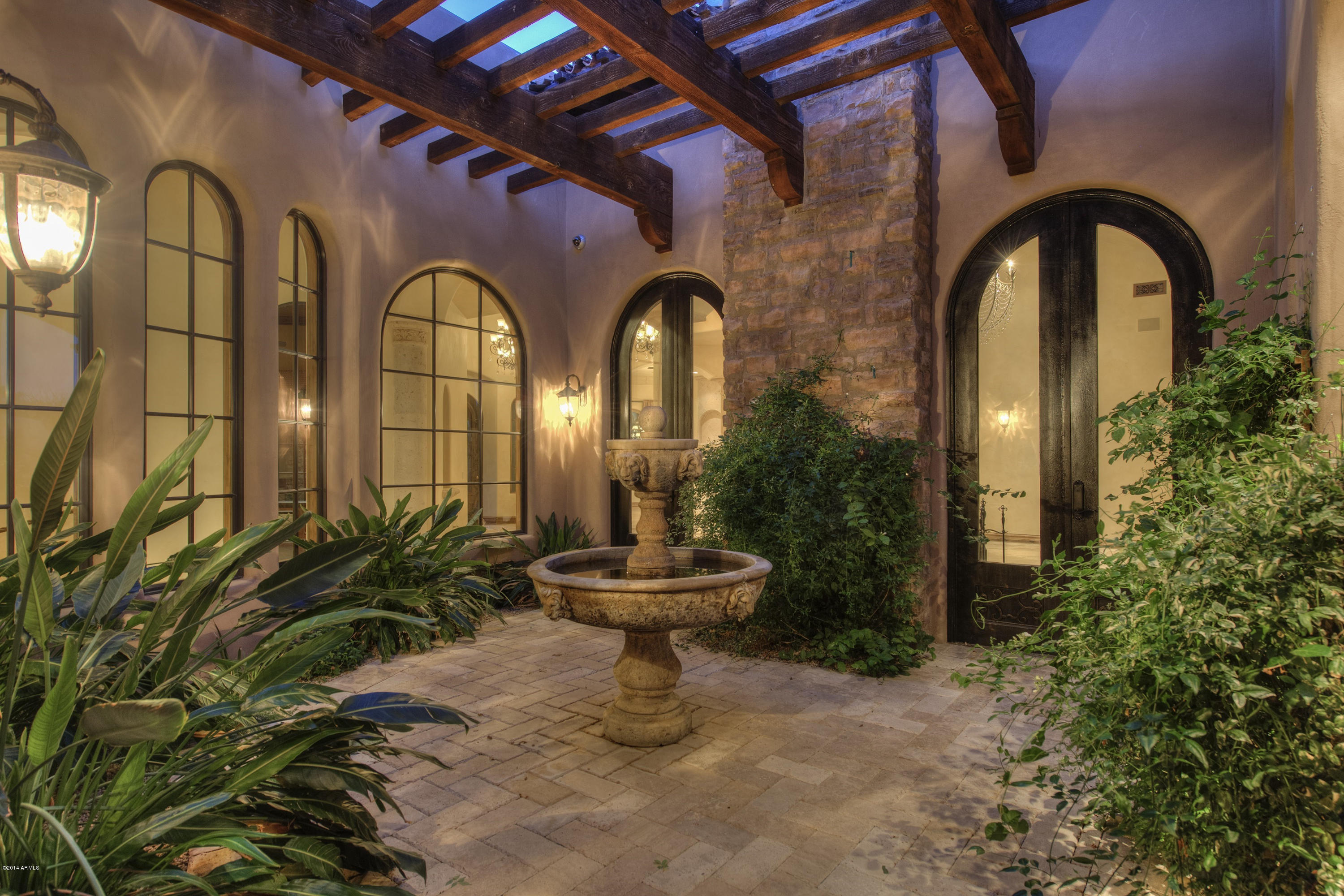 WHISPER ROCK - Residential