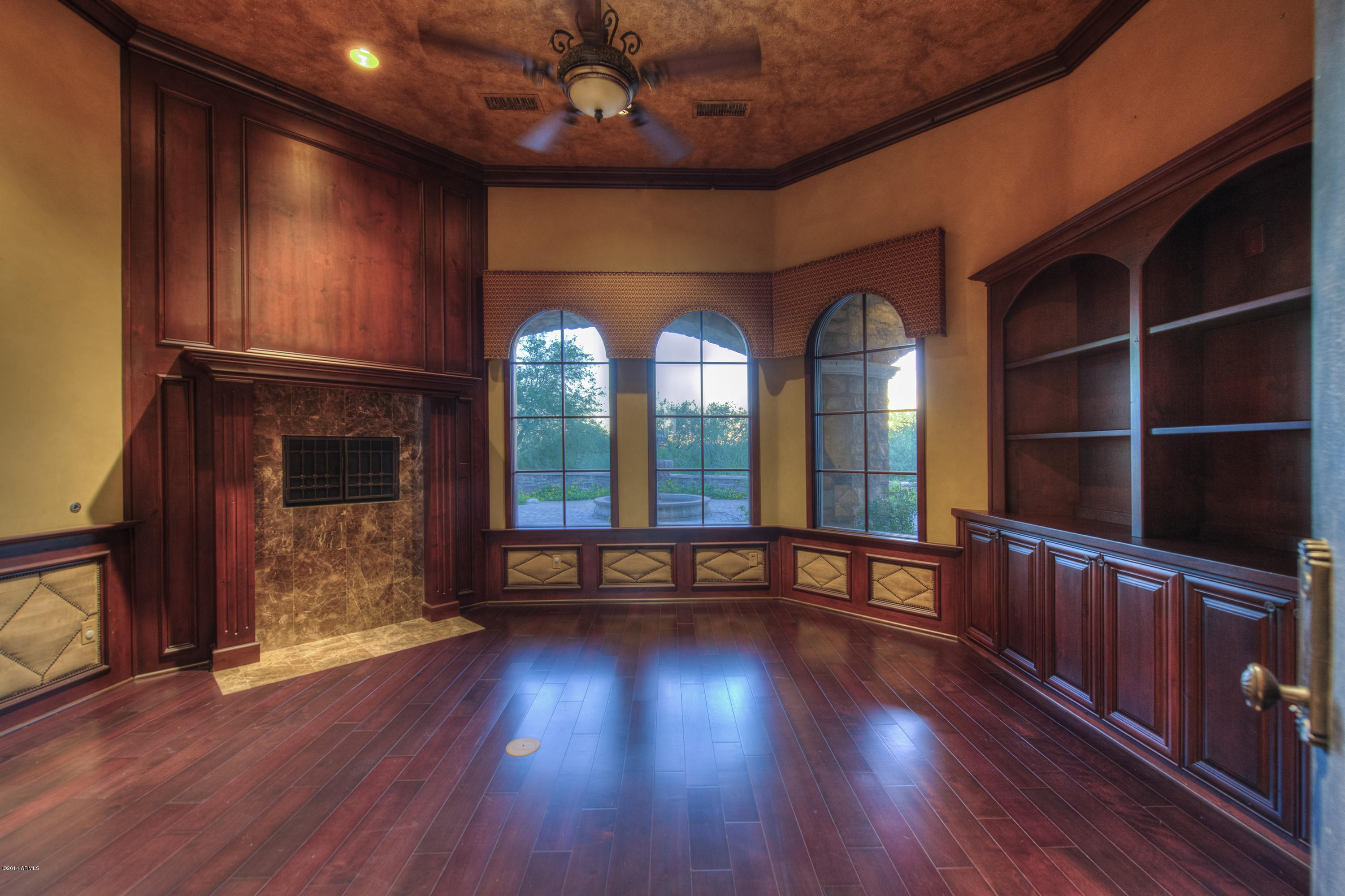 WHISPER ROCK - Residential