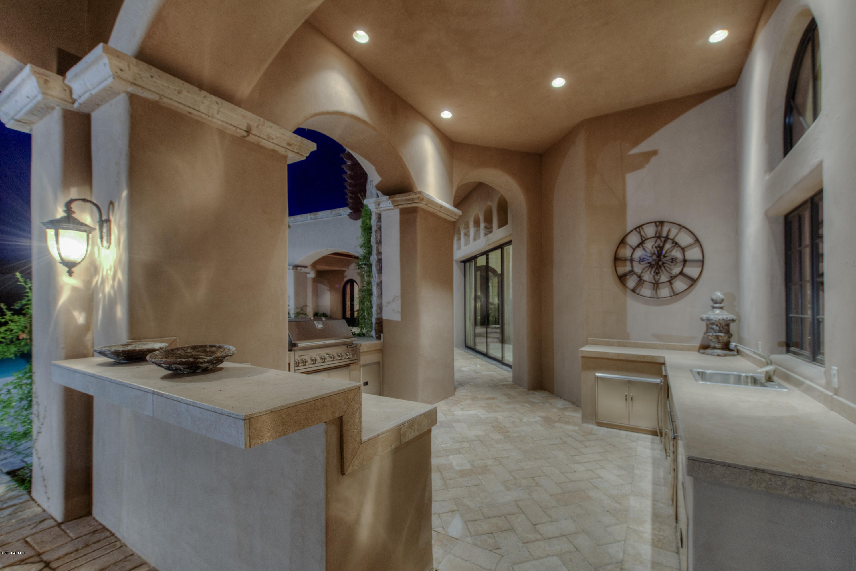 WHISPER ROCK - Residential