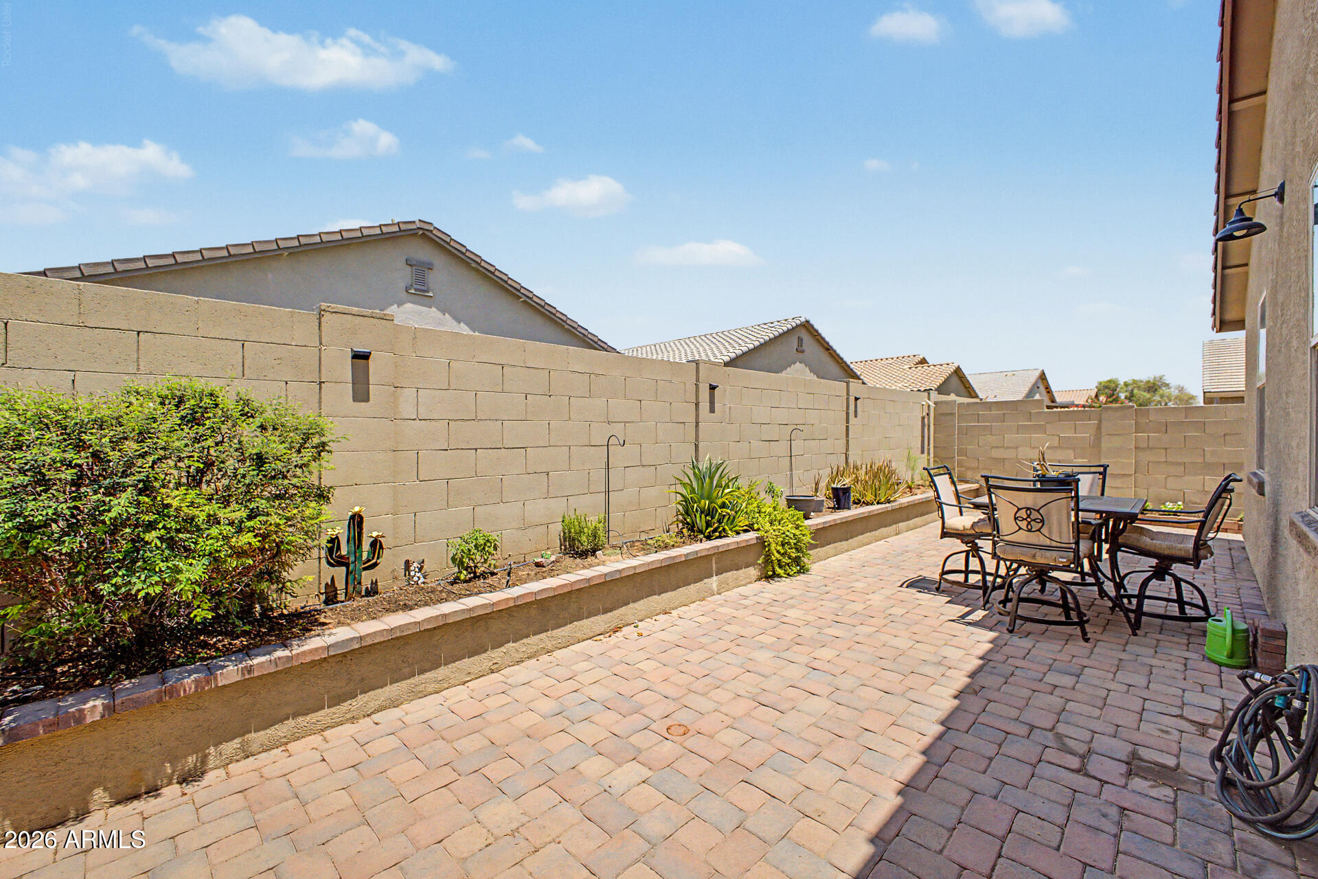 MOUNTAIN VIEWS - Residential