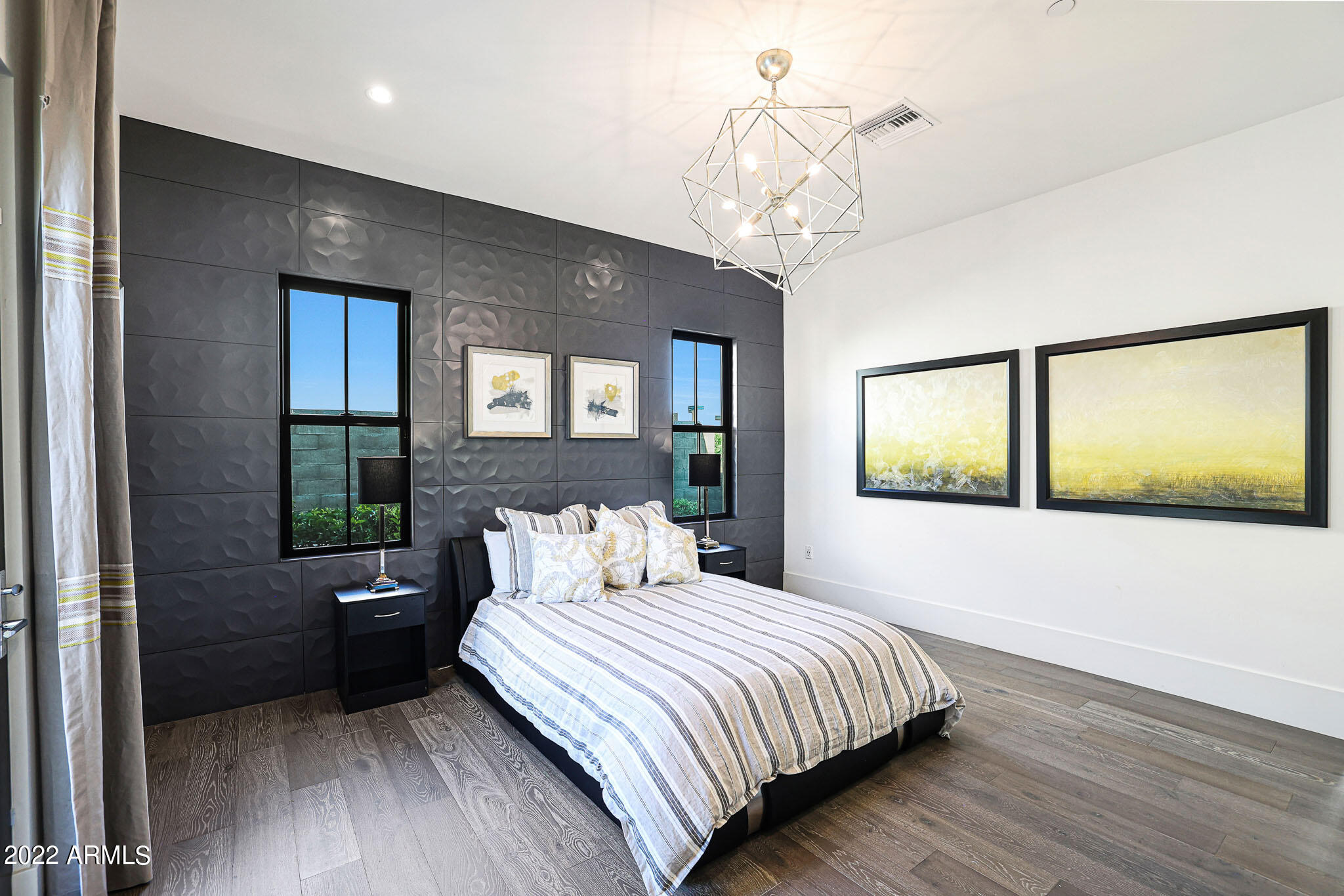 WHITE HORSE - Residential