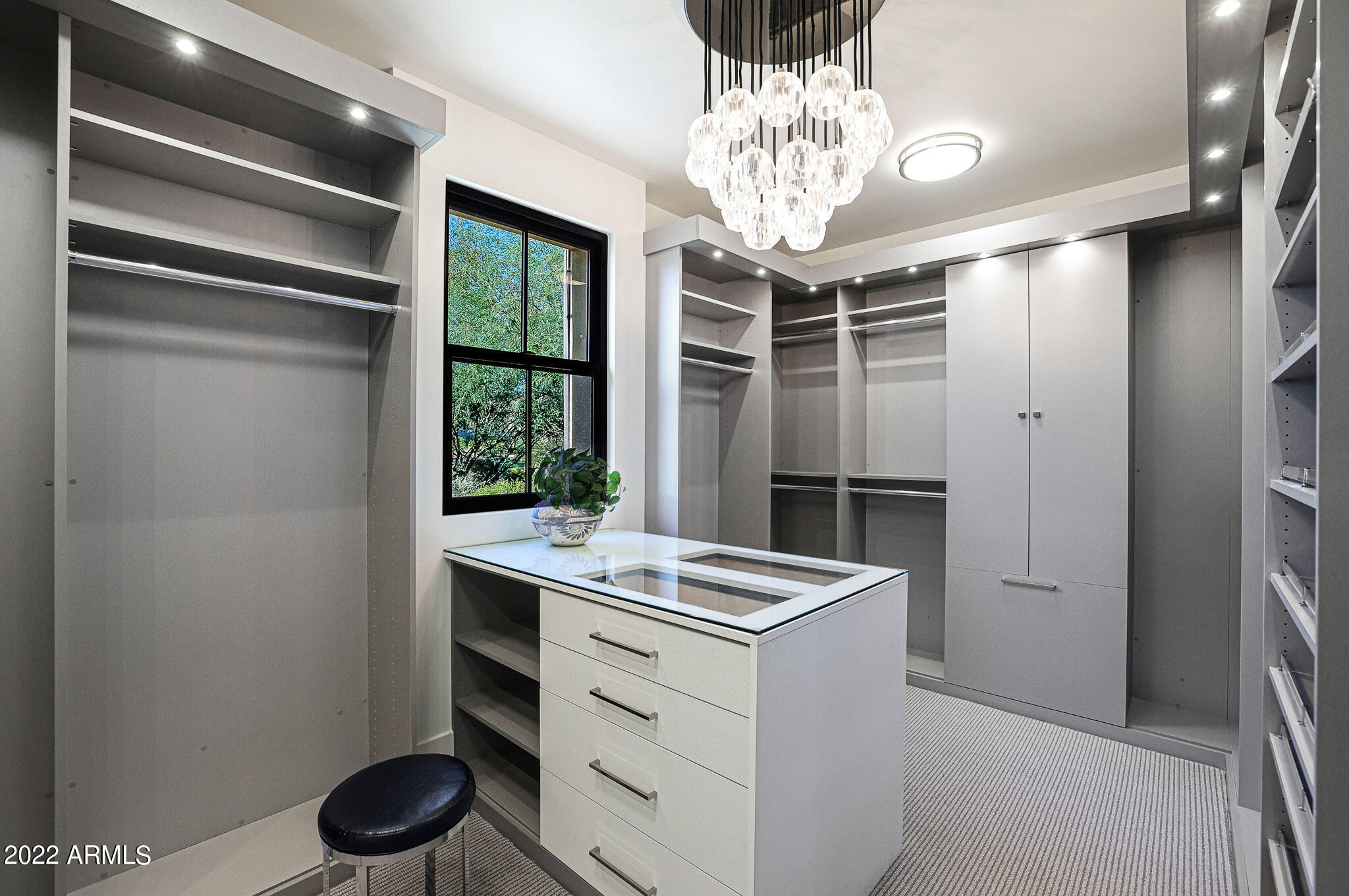 WHITE HORSE - Residential