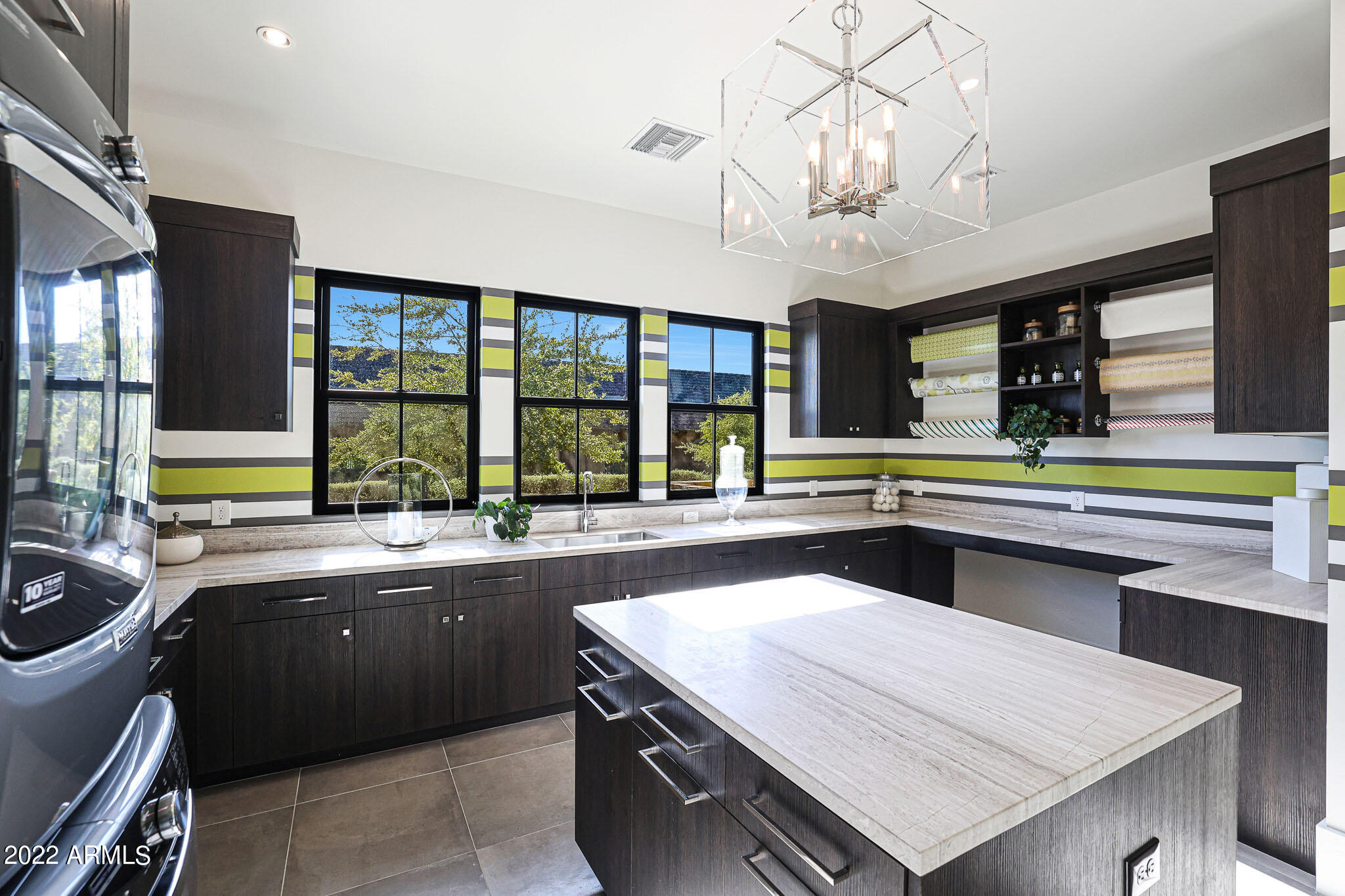 WHITE HORSE - Residential