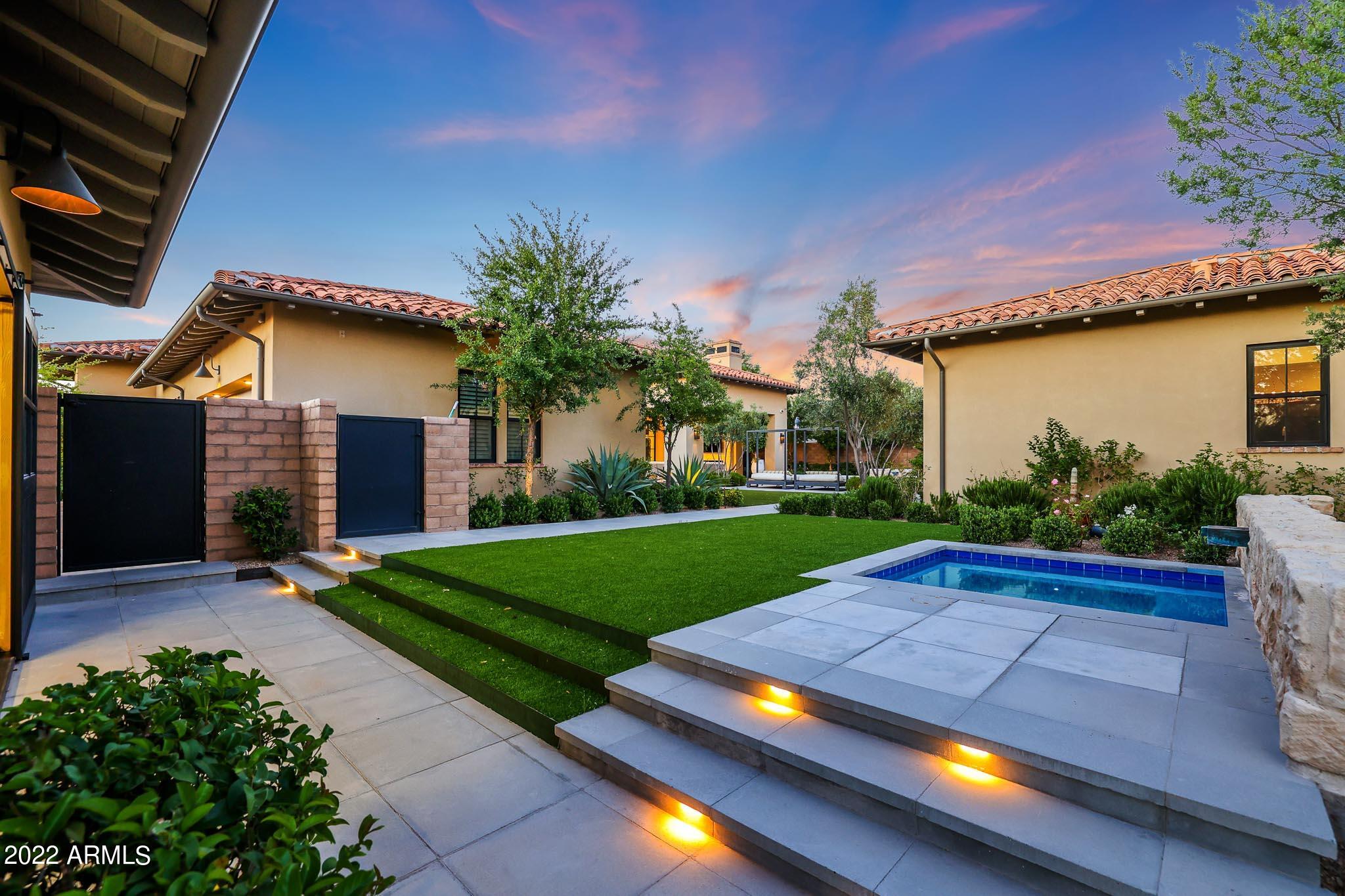 WHITE HORSE - Residential