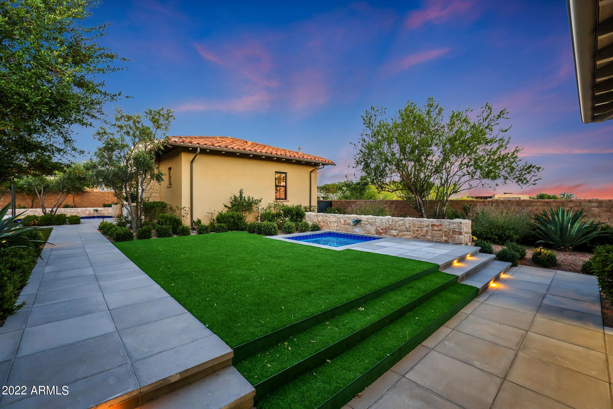 WHITE HORSE - Residential
