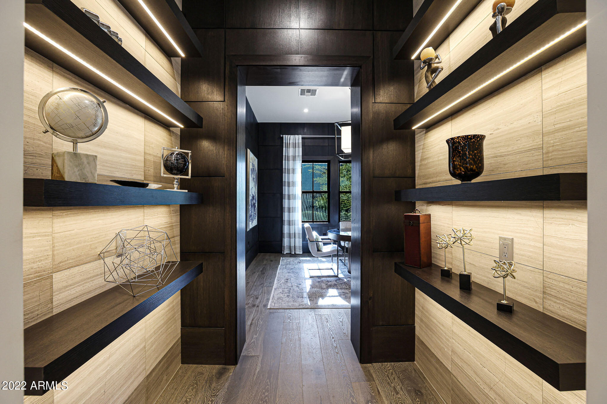WHITE HORSE - Residential
