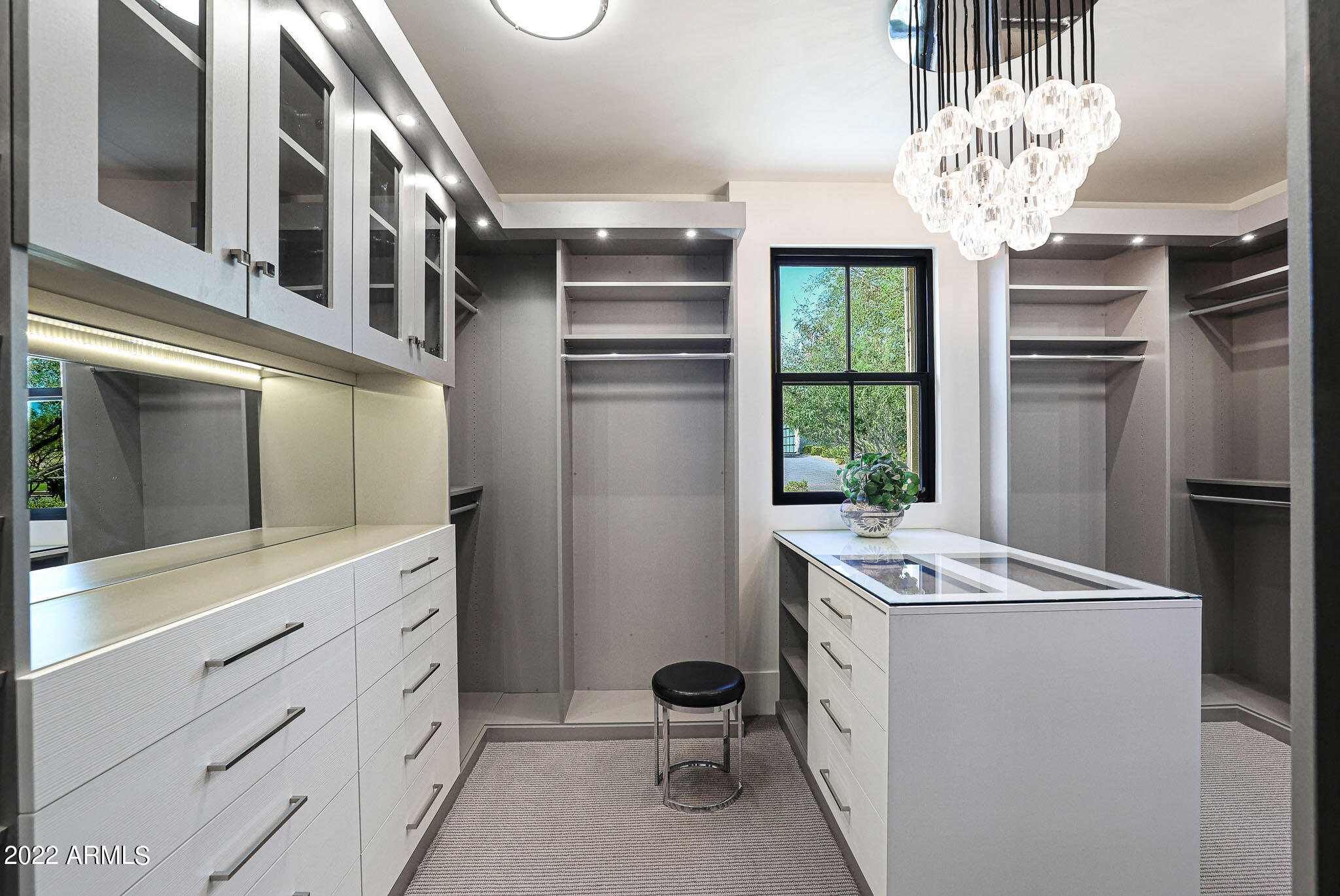 WHITE HORSE - Residential