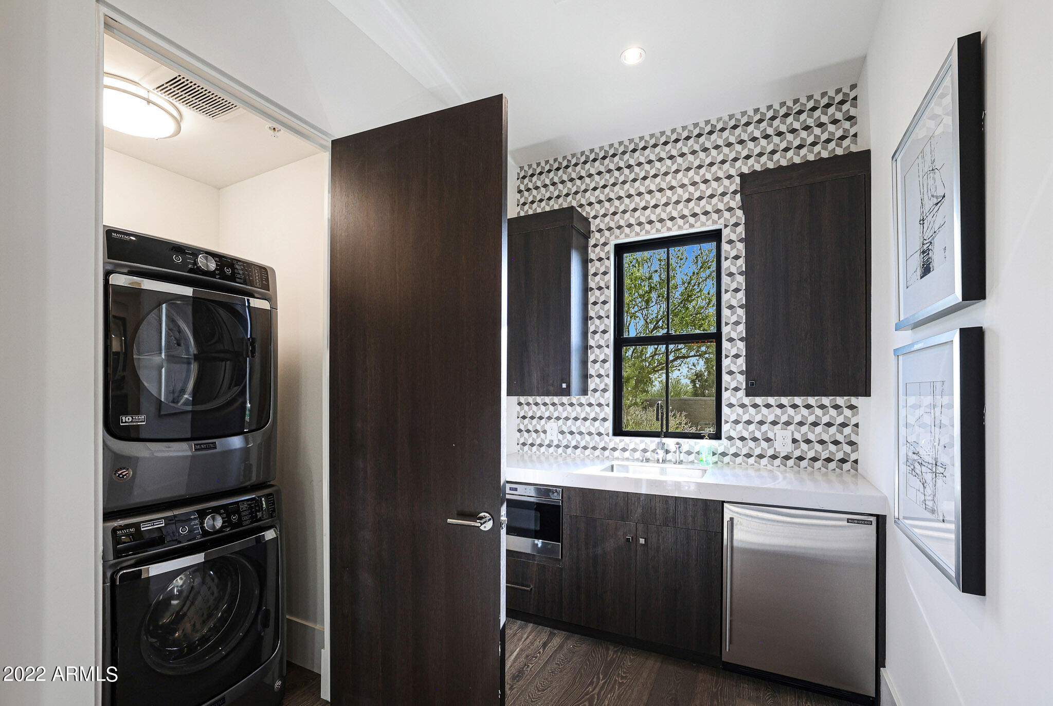 WHITE HORSE - Residential