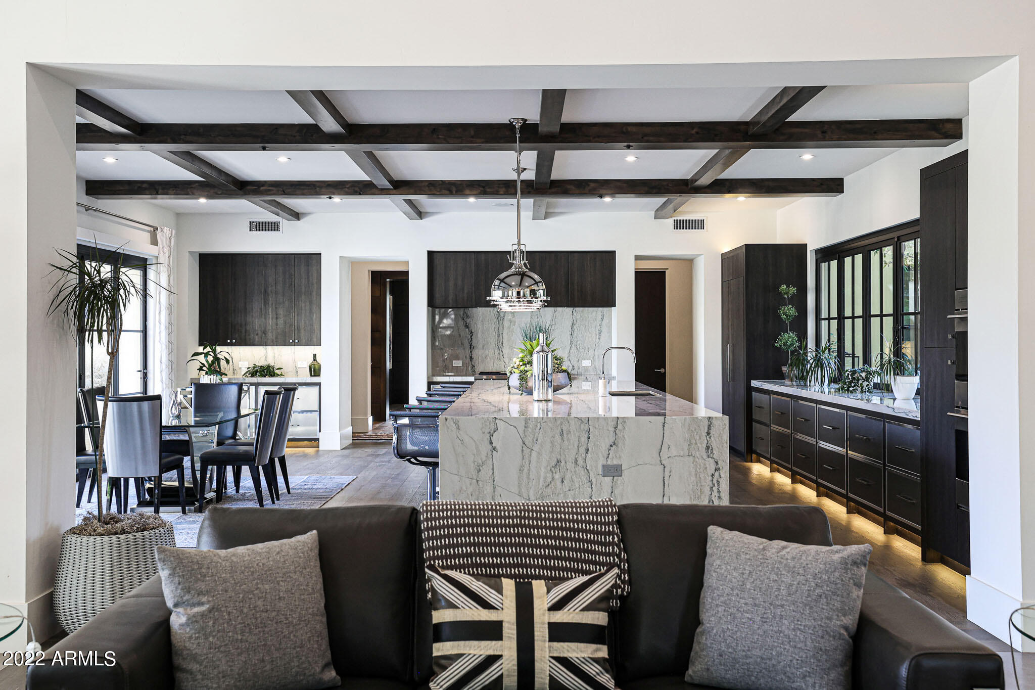 WHITE HORSE - Residential