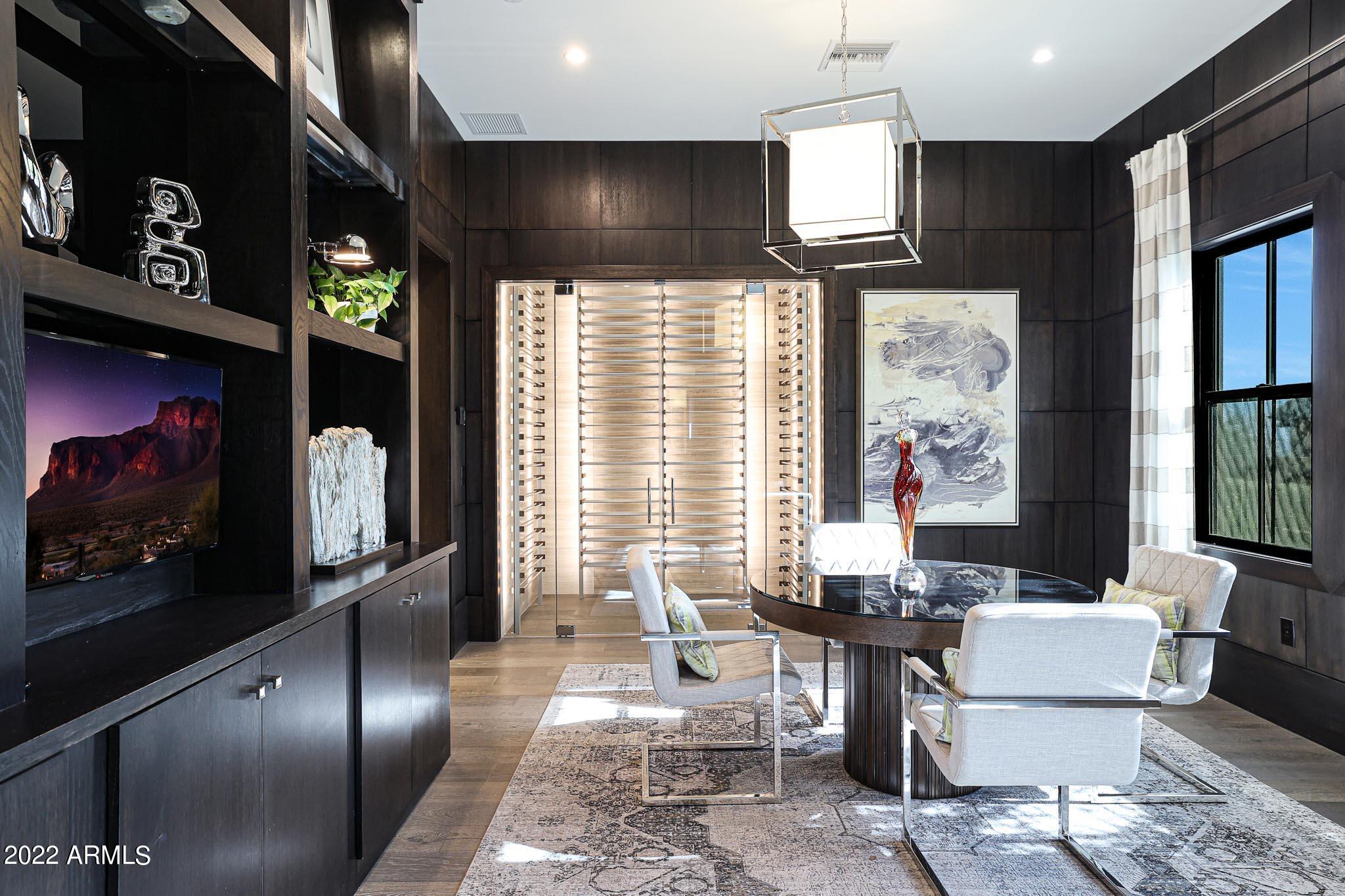 WHITE HORSE - Residential