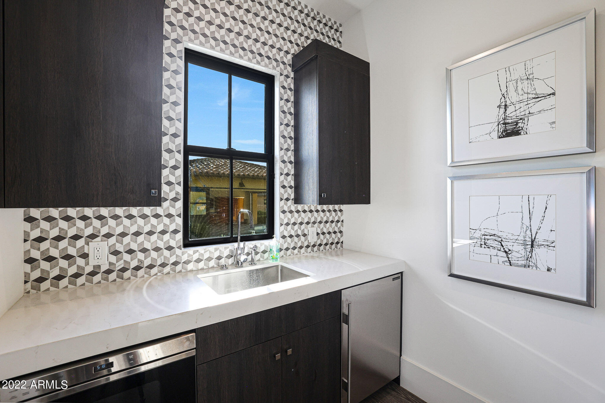 WHITE HORSE - Residential