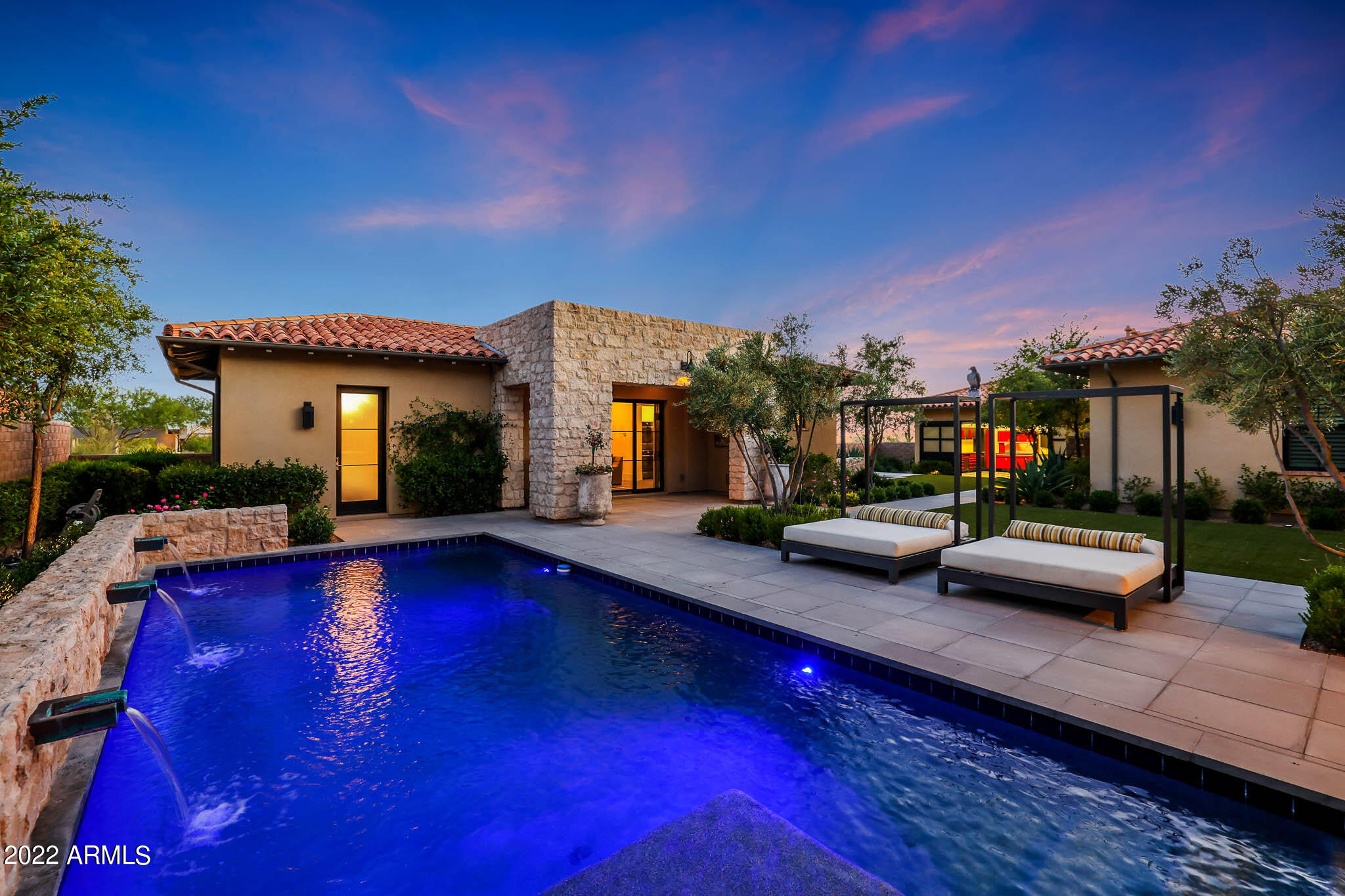 WHITE HORSE - Residential