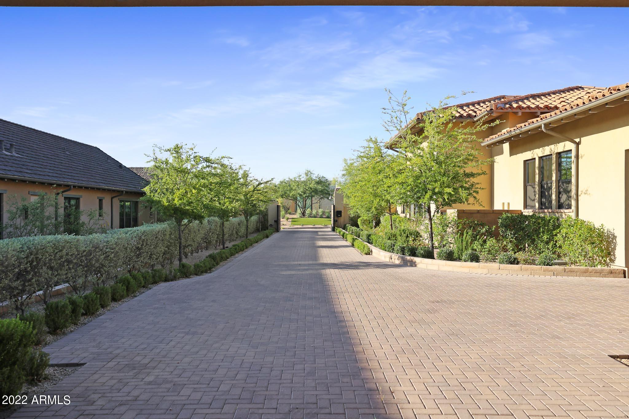WHITE HORSE - Residential